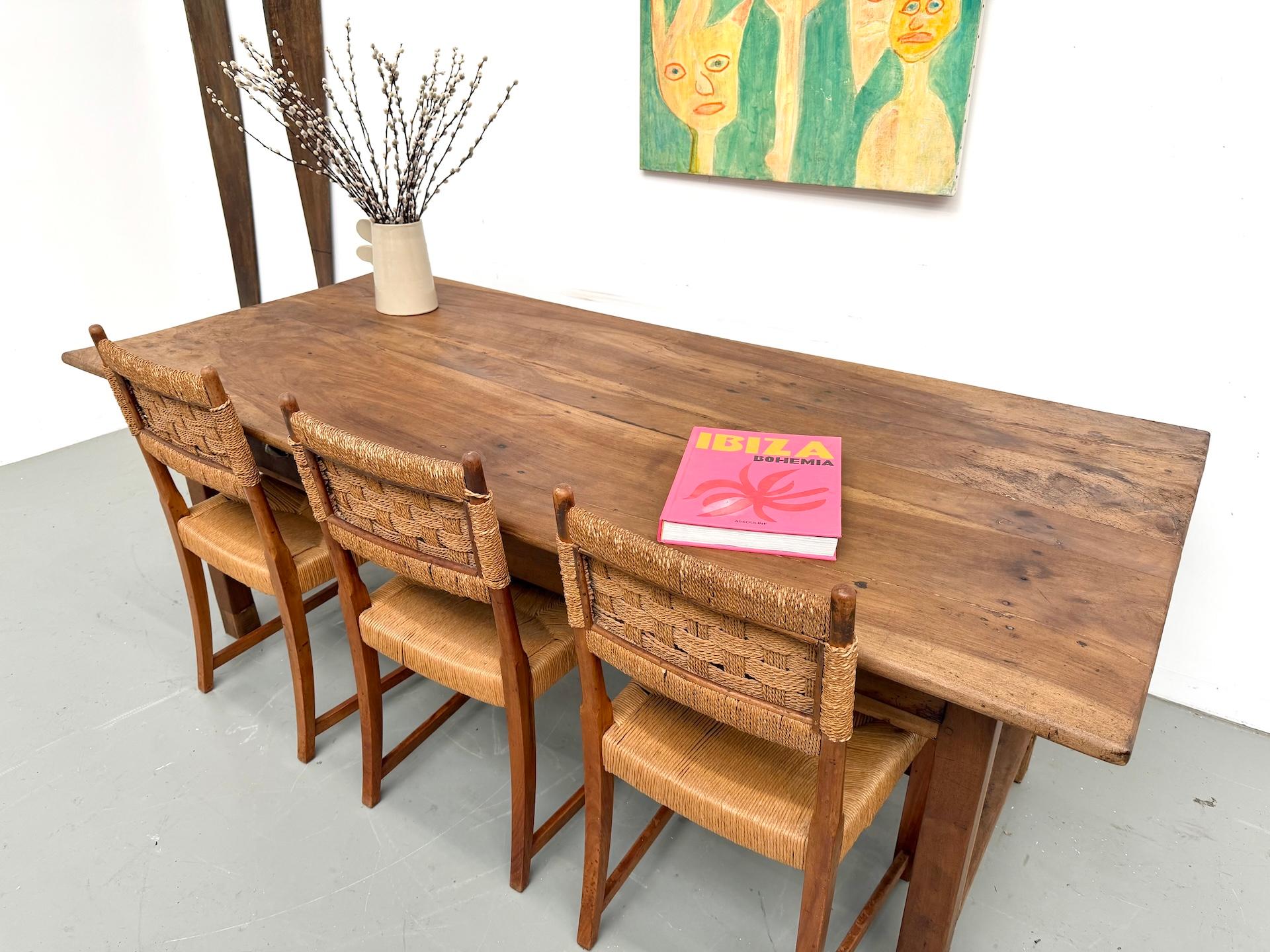 French farmhouse table in solid walnut, circa 1920 For Sale 8