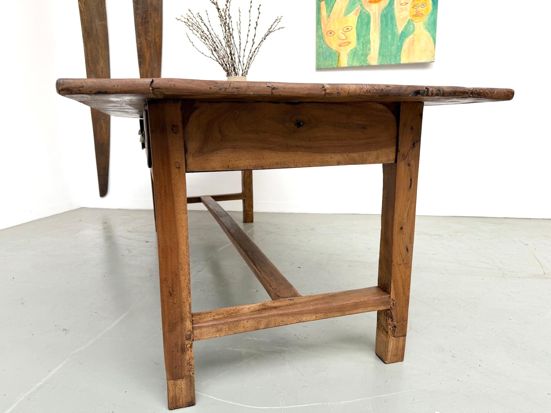 French farmhouse table in solid walnut, circa 1920 For Sale 10
