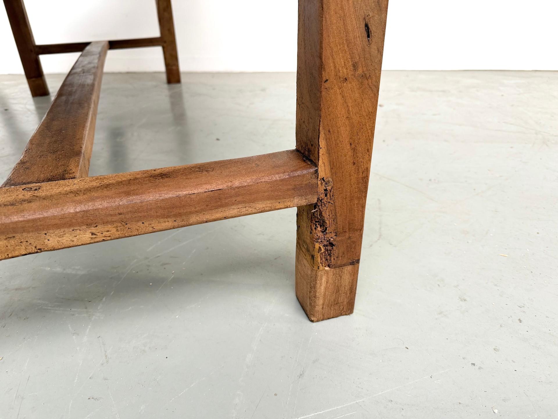 French farmhouse table in solid walnut, circa 1920 For Sale 11