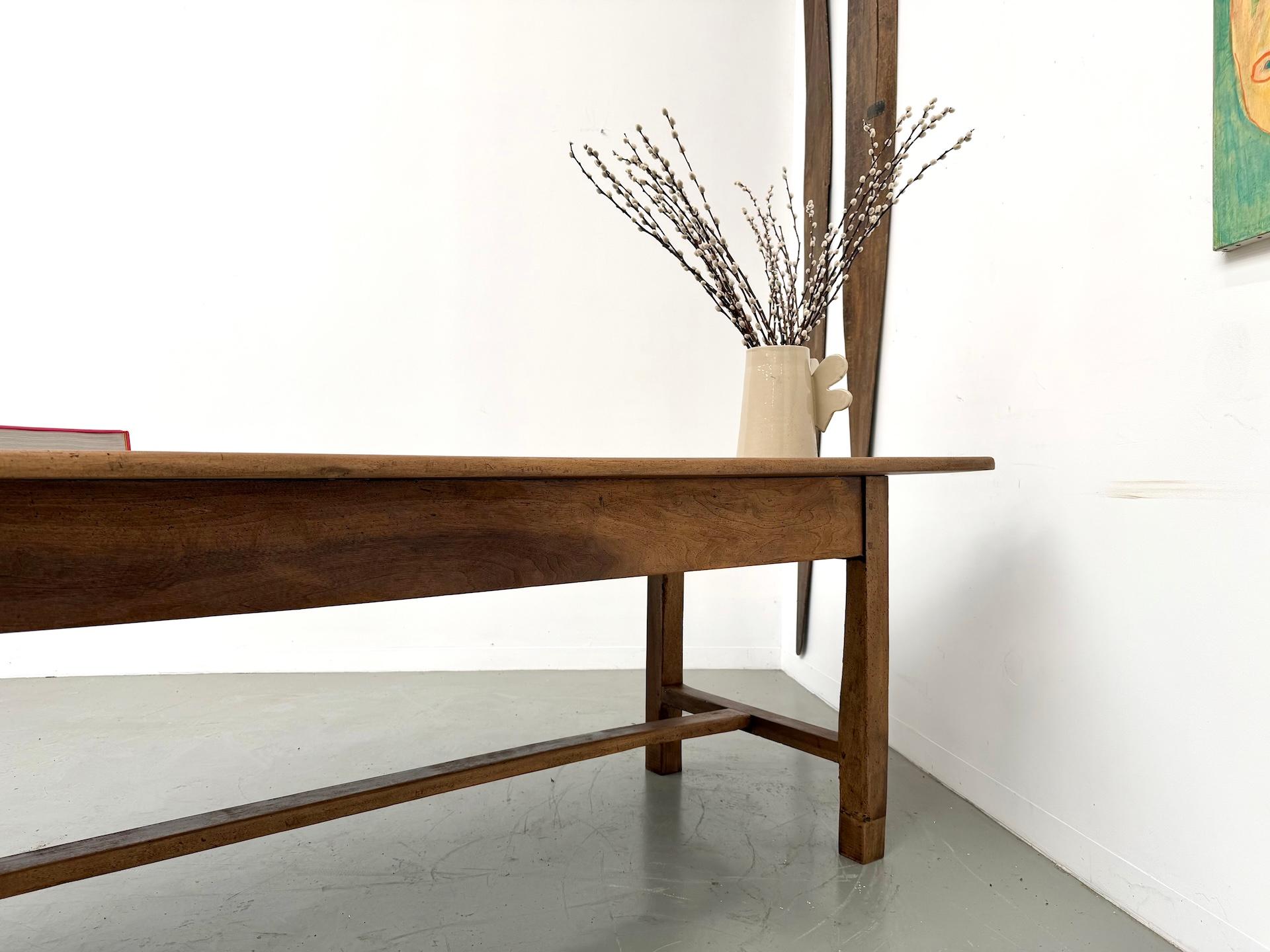 French farmhouse table in solid walnut, circa 1920 For Sale 14