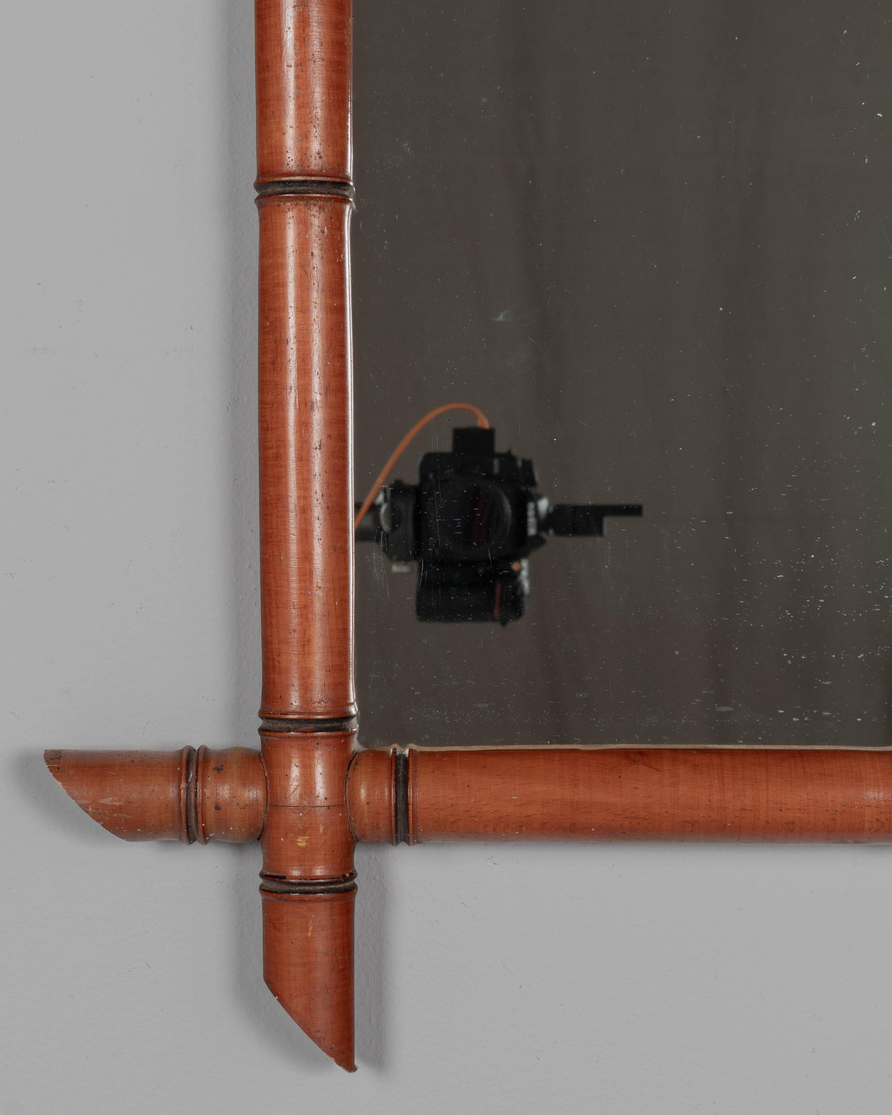 Specchio francese in finto bambù e legno di ciliegio In condizioni buone in vendita a Winter Park, FL