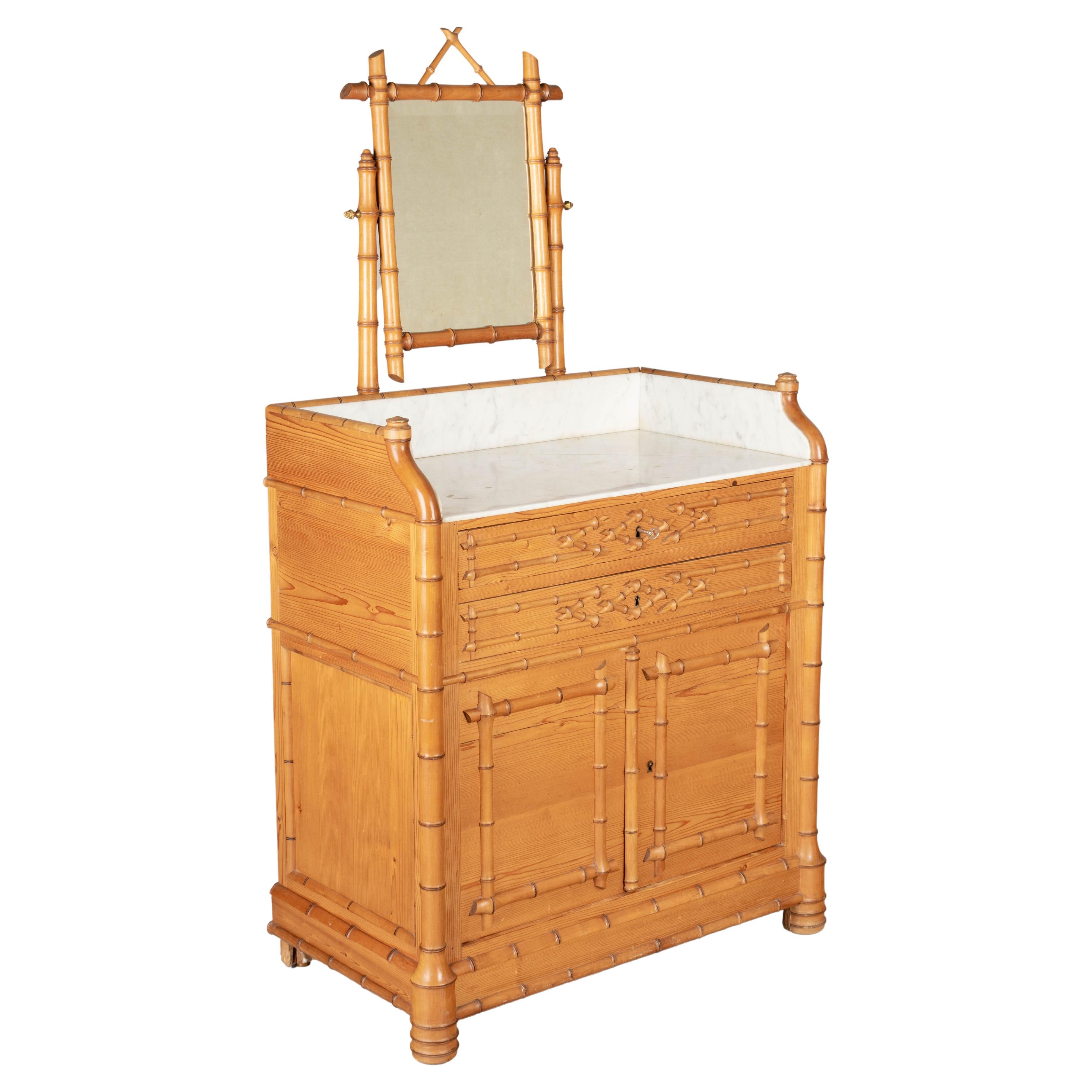 Commode ou meuble de toilette en faux bambou français avec miroir