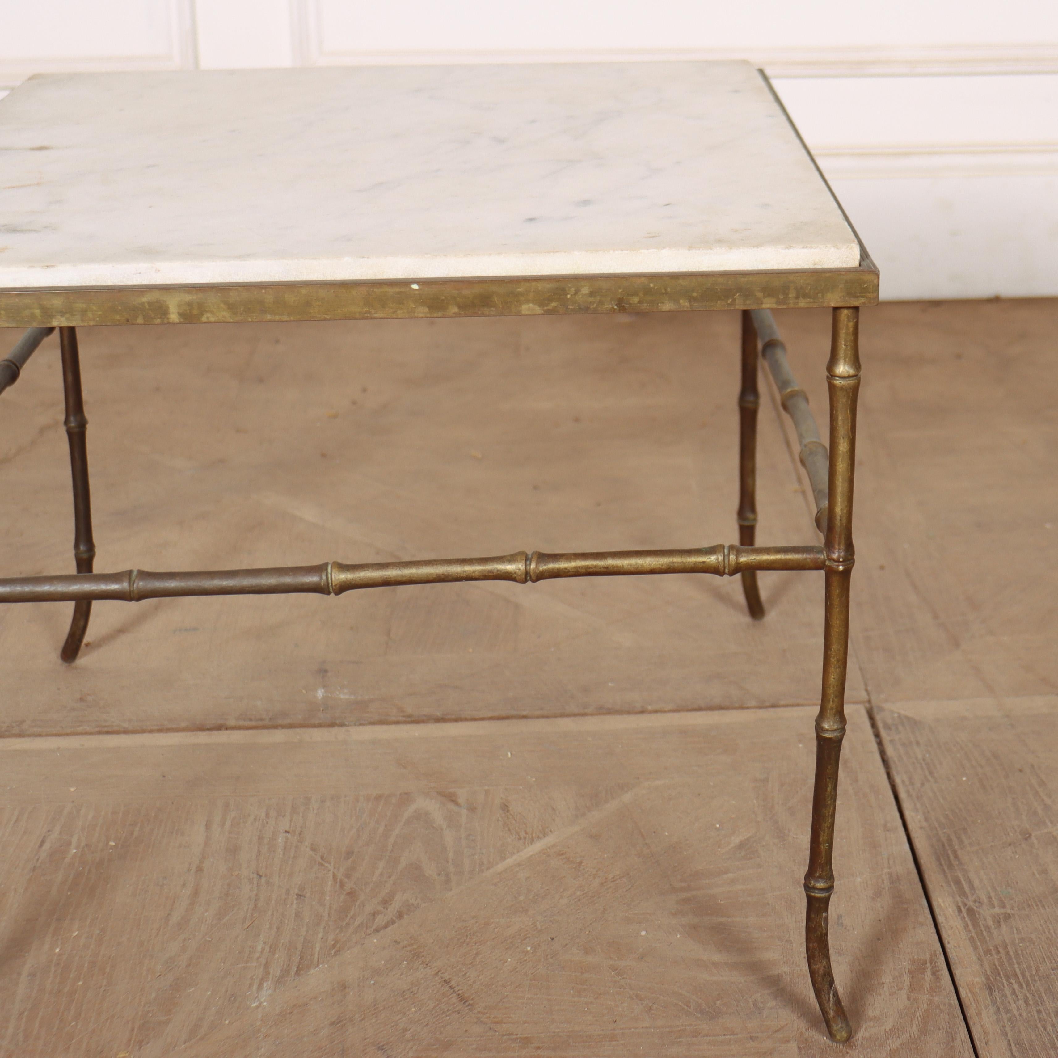 Français Table française en faux bambou en vente