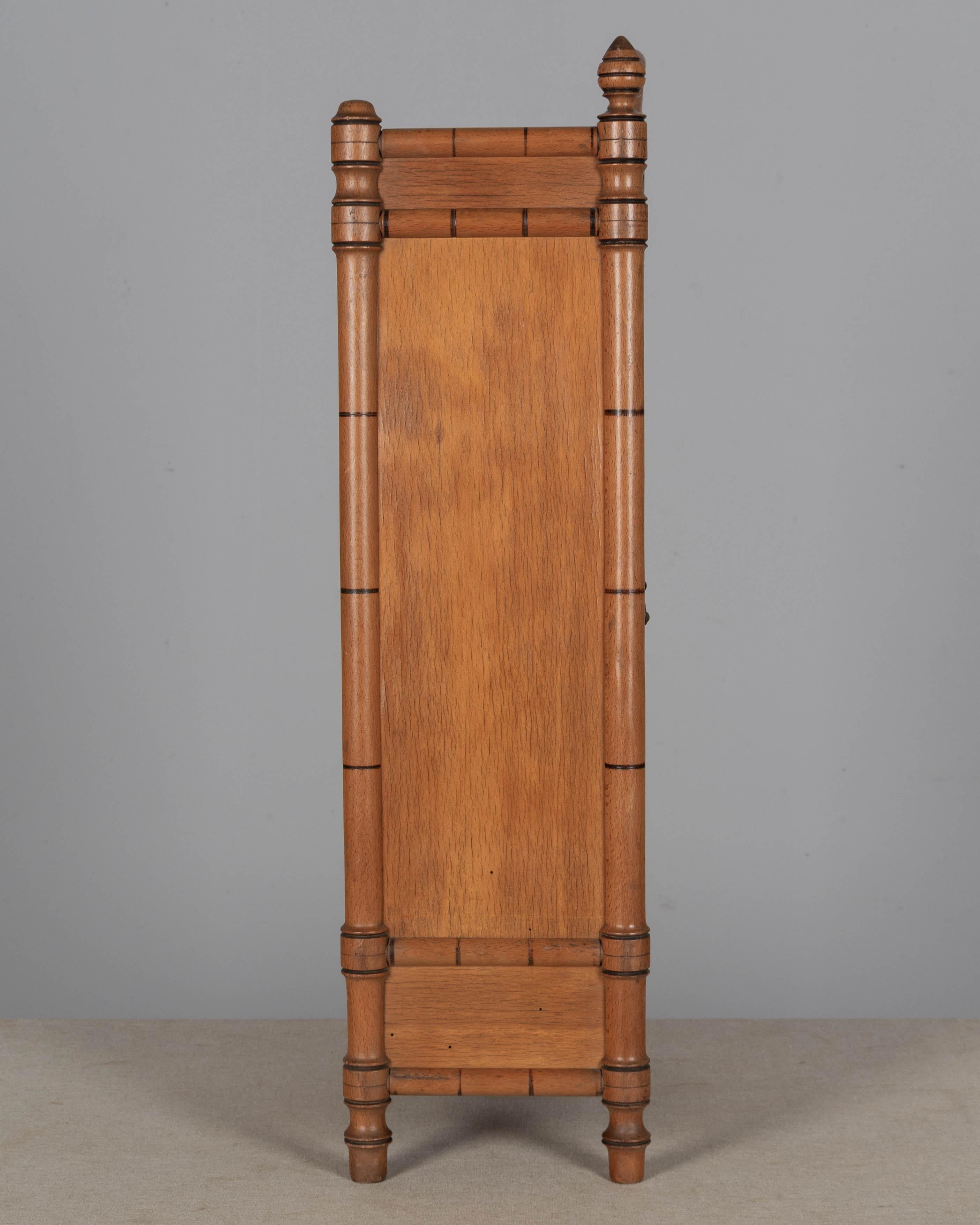 French Faux Bamboo Miniature Armoire or Doll Furniture siglo XX en venta