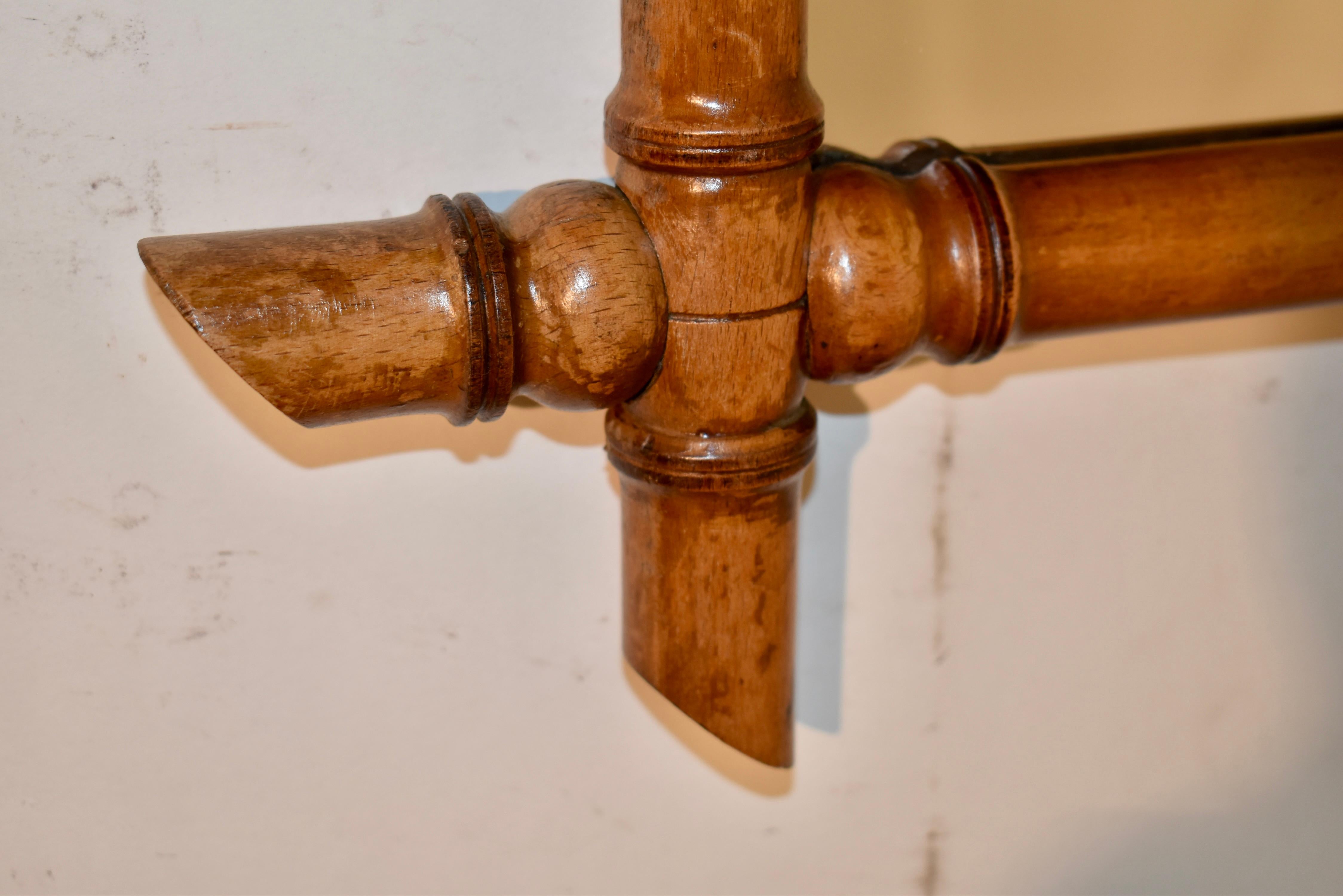 Espejo francés de imitación de bambú en cerezo, Circa 1900 en venta 1