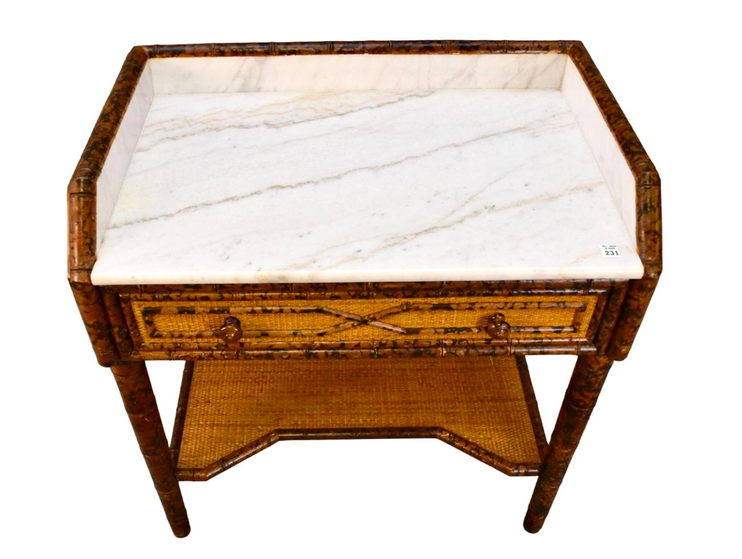 Bohémien Tavolino in rattan francese in finto bambù con piano in marmo in vendita