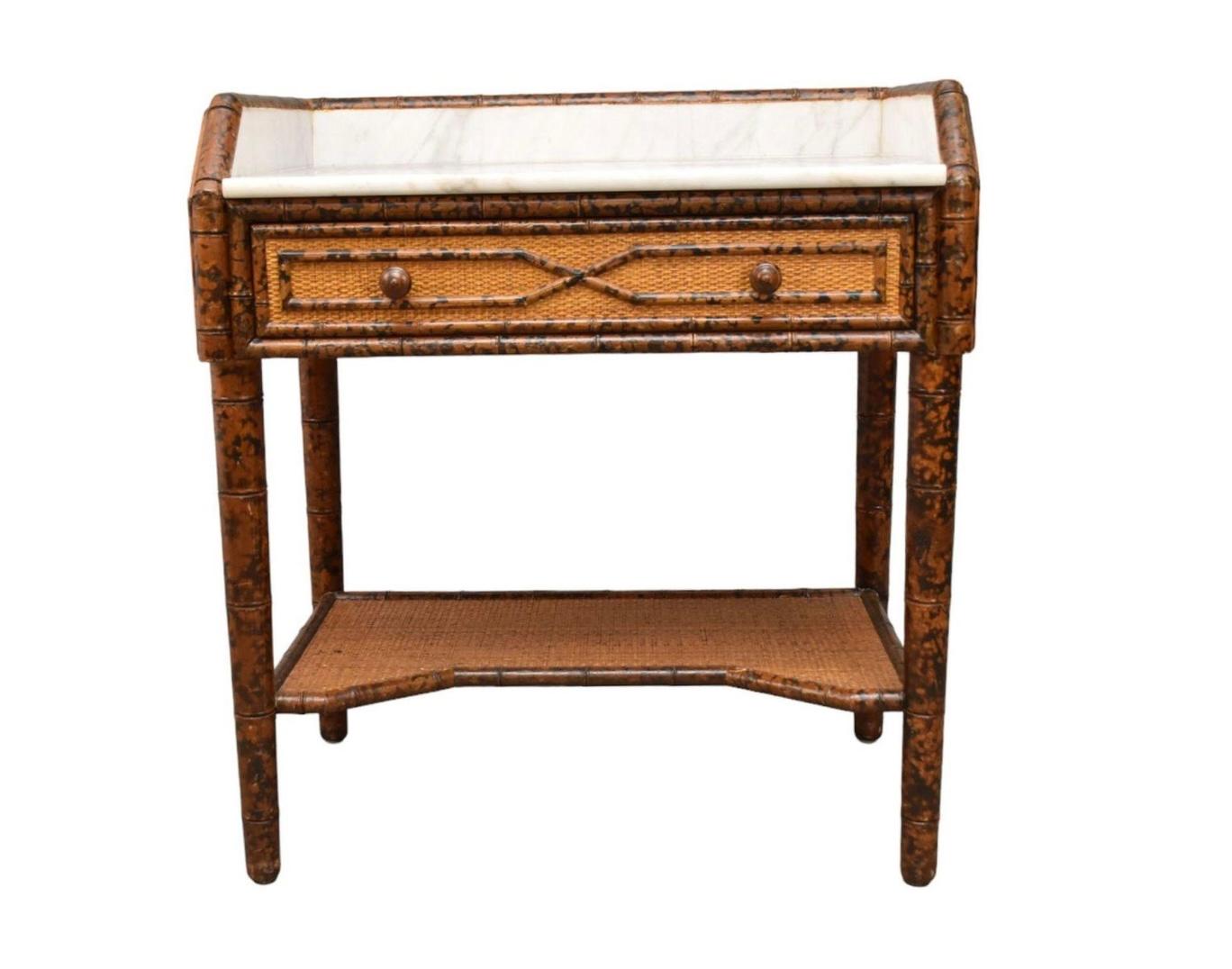 XIX secolo Tavolino in rattan francese in finto bambù con piano in marmo in vendita