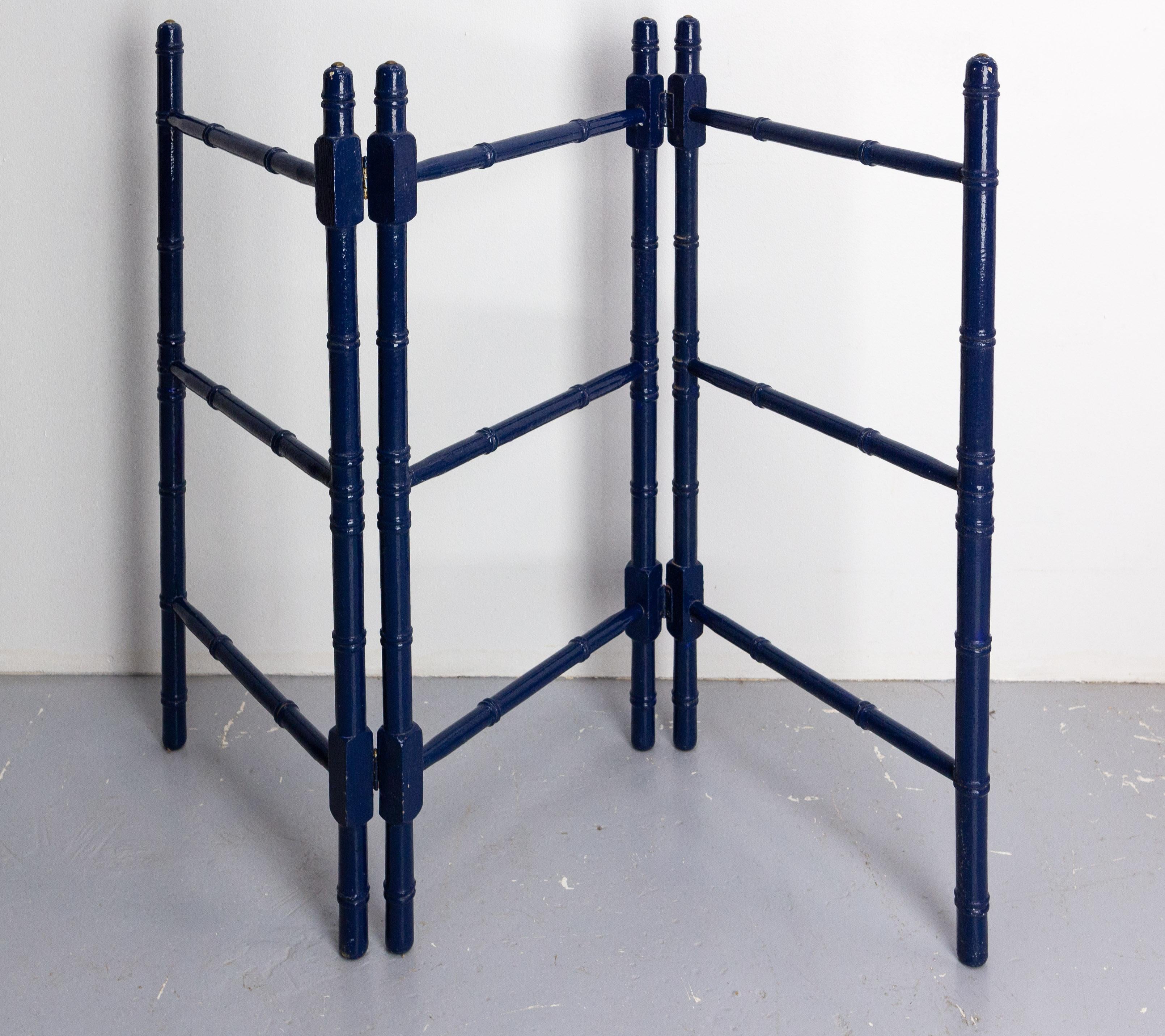 French in faux bamboo wood folding towel holder.
The item has been painted recently
Made circa 1910.
Good condition.

Shipping:
P 9 / 42 / 79 cm 2.6 Kg.