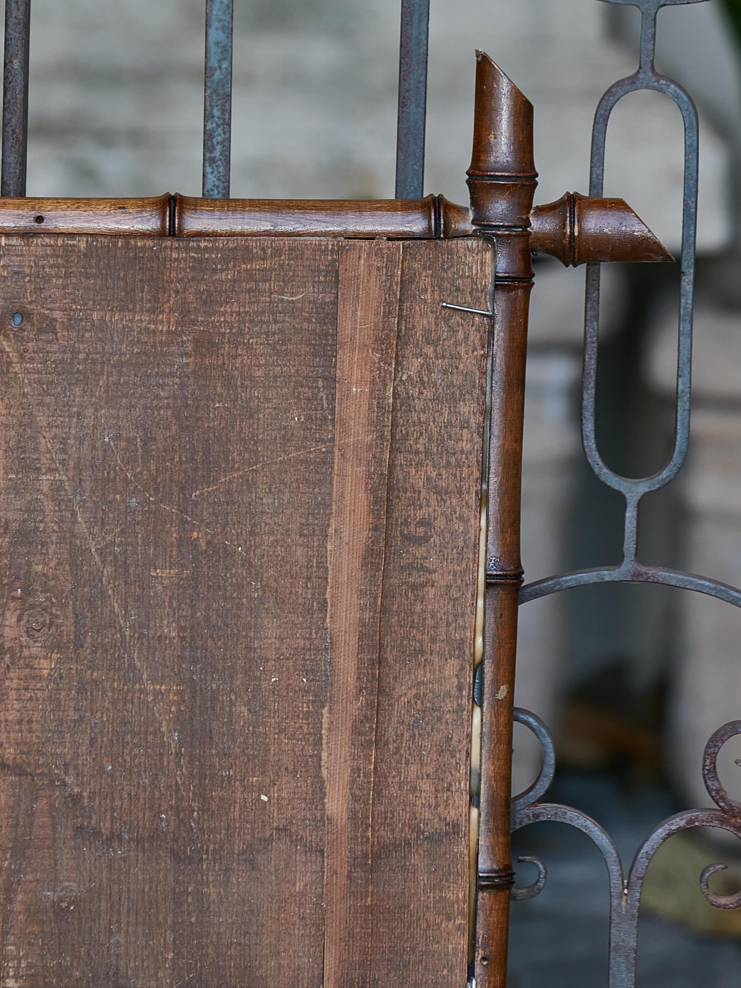 Französischer Faux-Bambus-Spiegel aus der Jahrhundertwende mit dunkelbrauner Patina, um 1900 im Angebot 3