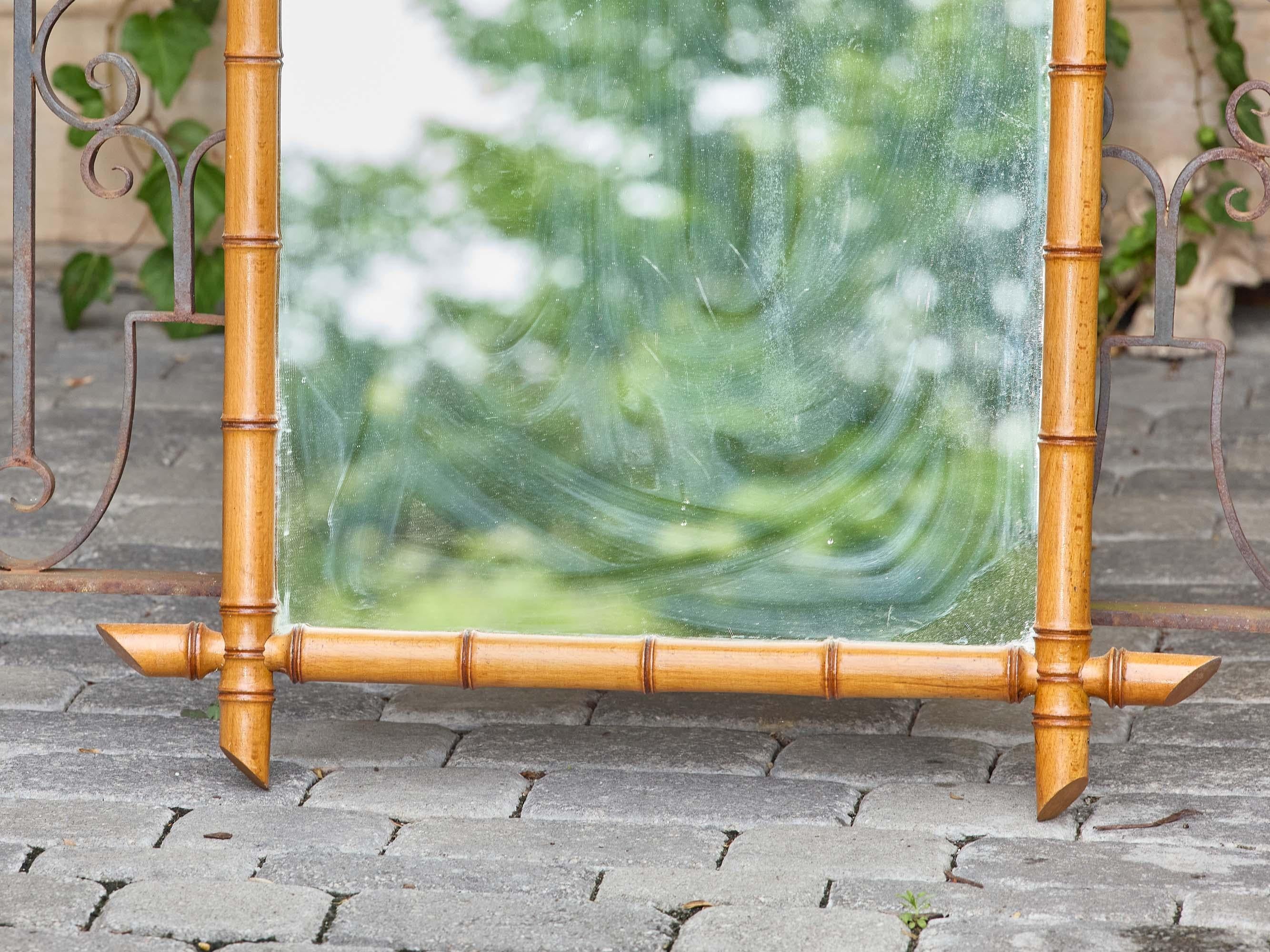 Intagliato Specchio da parete francese in finto bambù con legno intagliato, circa 1900 in vendita