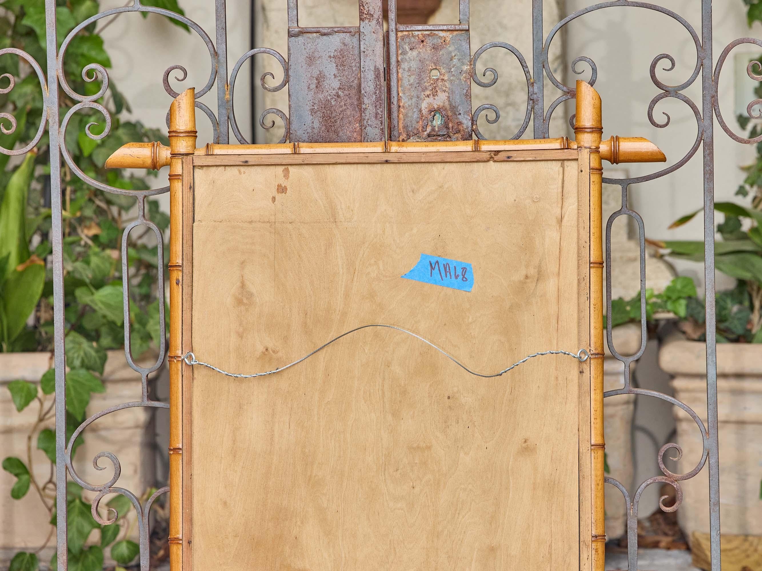 Specchio da parete francese in finto bambù con legno intagliato, circa 1900 in vendita 1