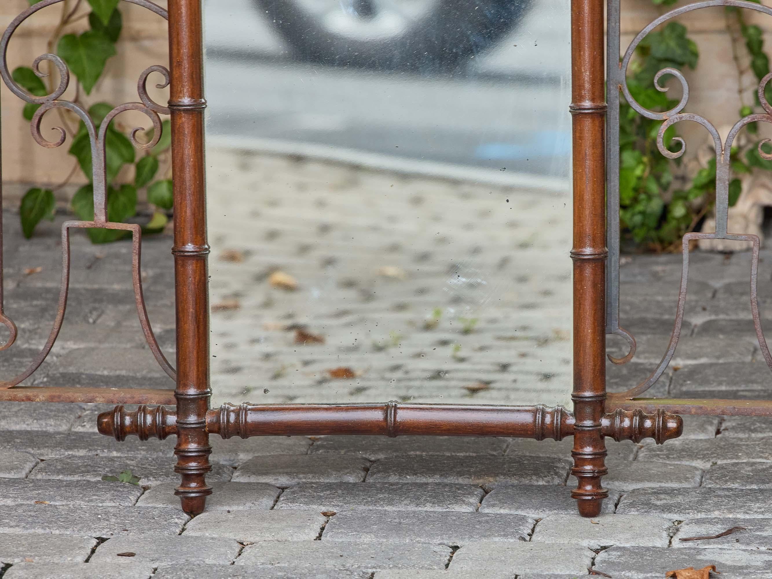 Mordenzato Specchio da parete francese in finto bambù con legno tinto scuro, circa 1900 in vendita