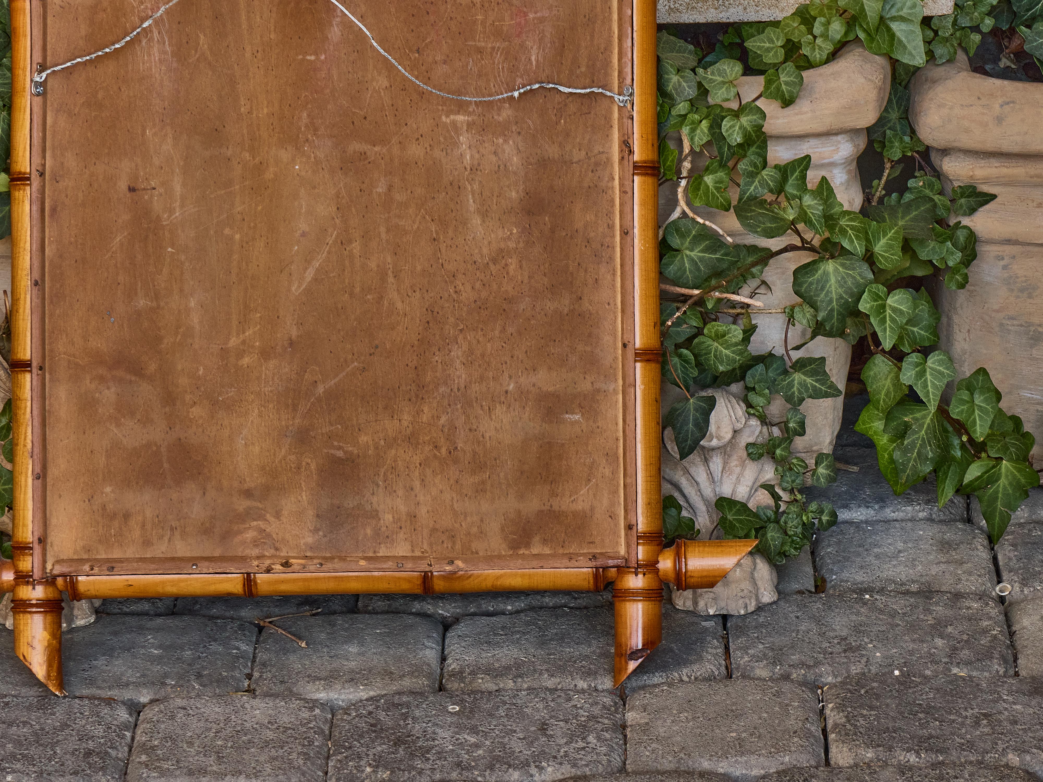 Miroir français en faux bambou et noyer avec coins percés, vers 1900 en vente 2