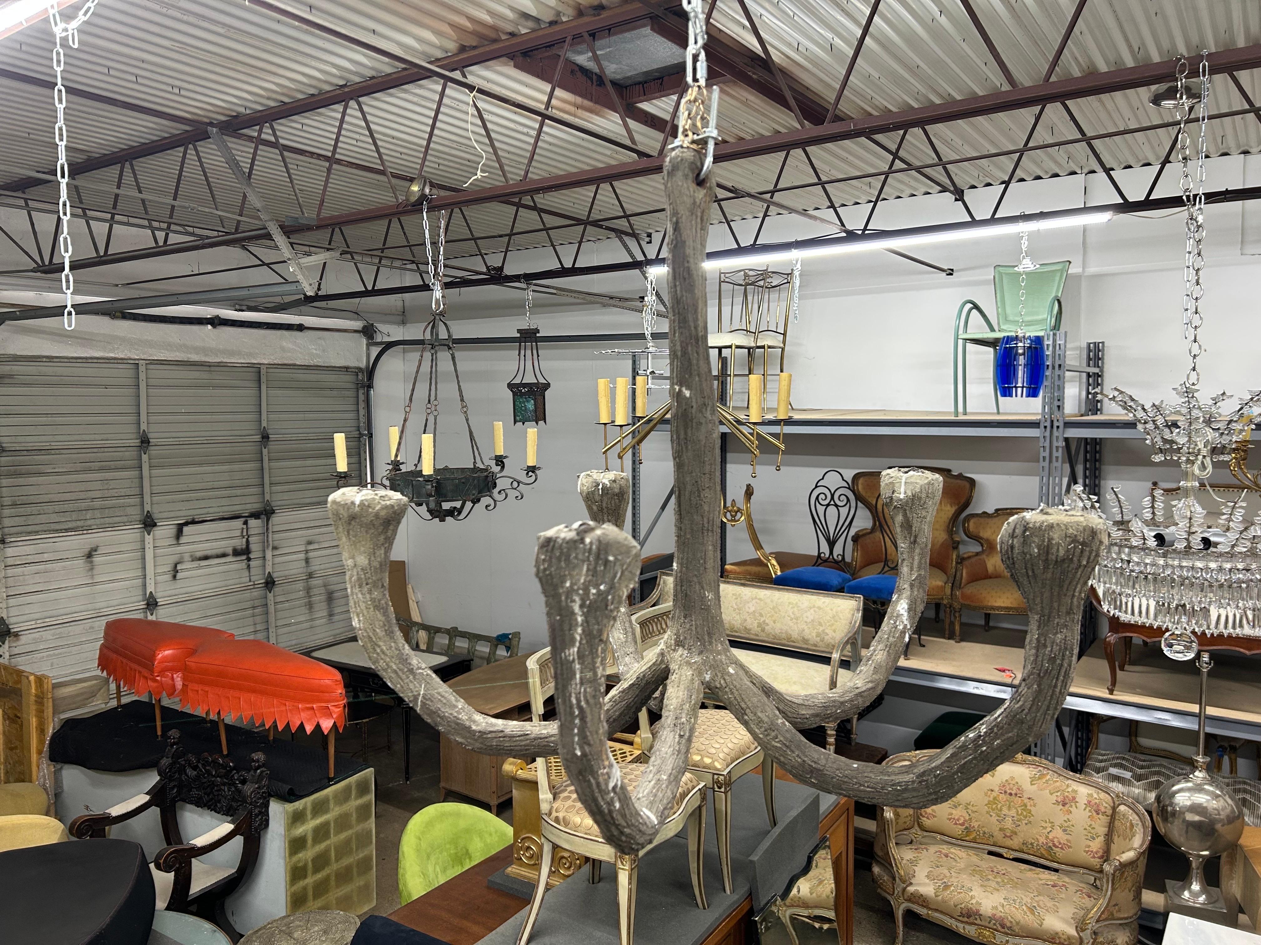 Milieu du XXe siècle Lustre français en faux bois en vente