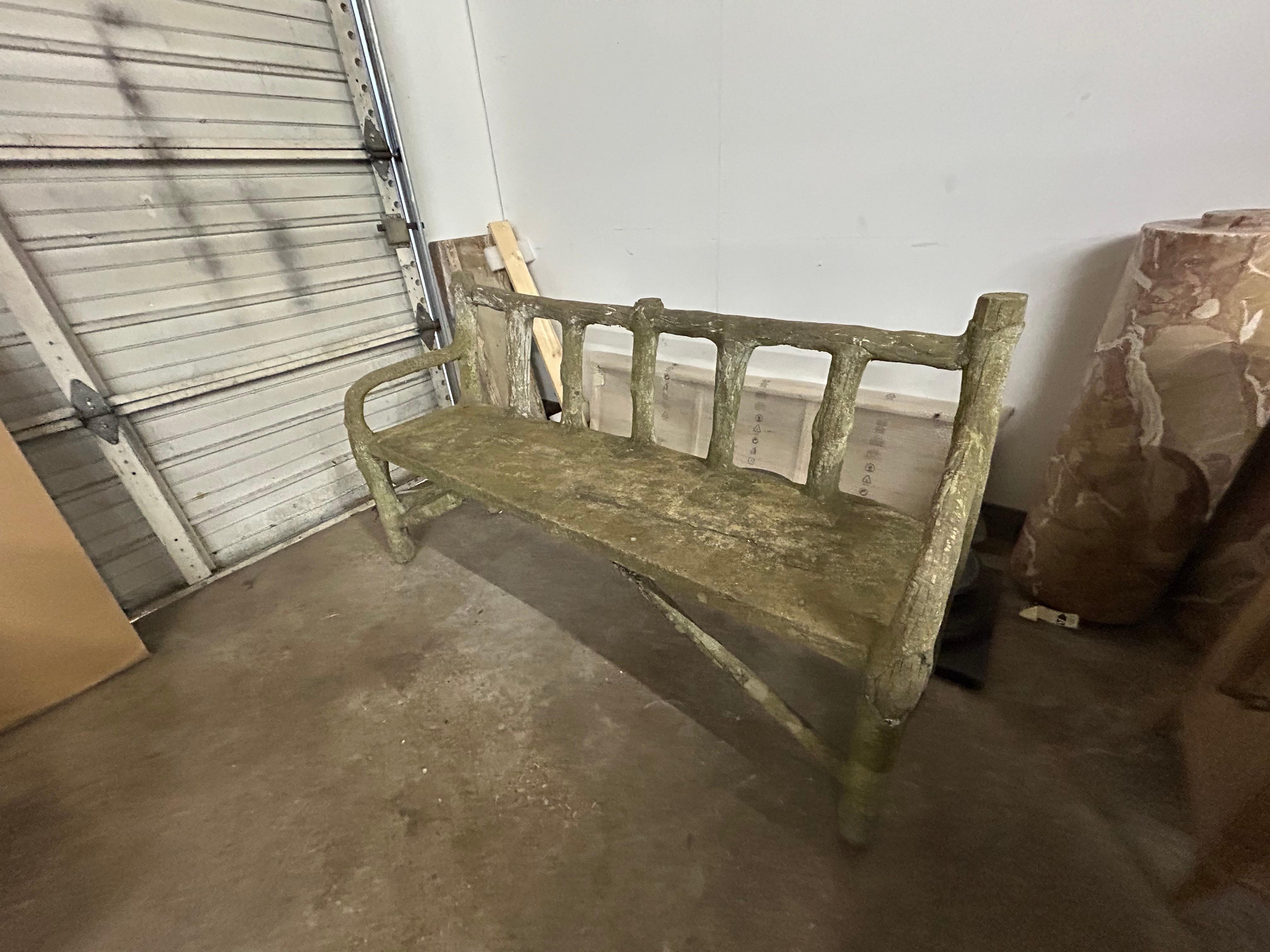 Banc de jardin français en faux bois en vente 1