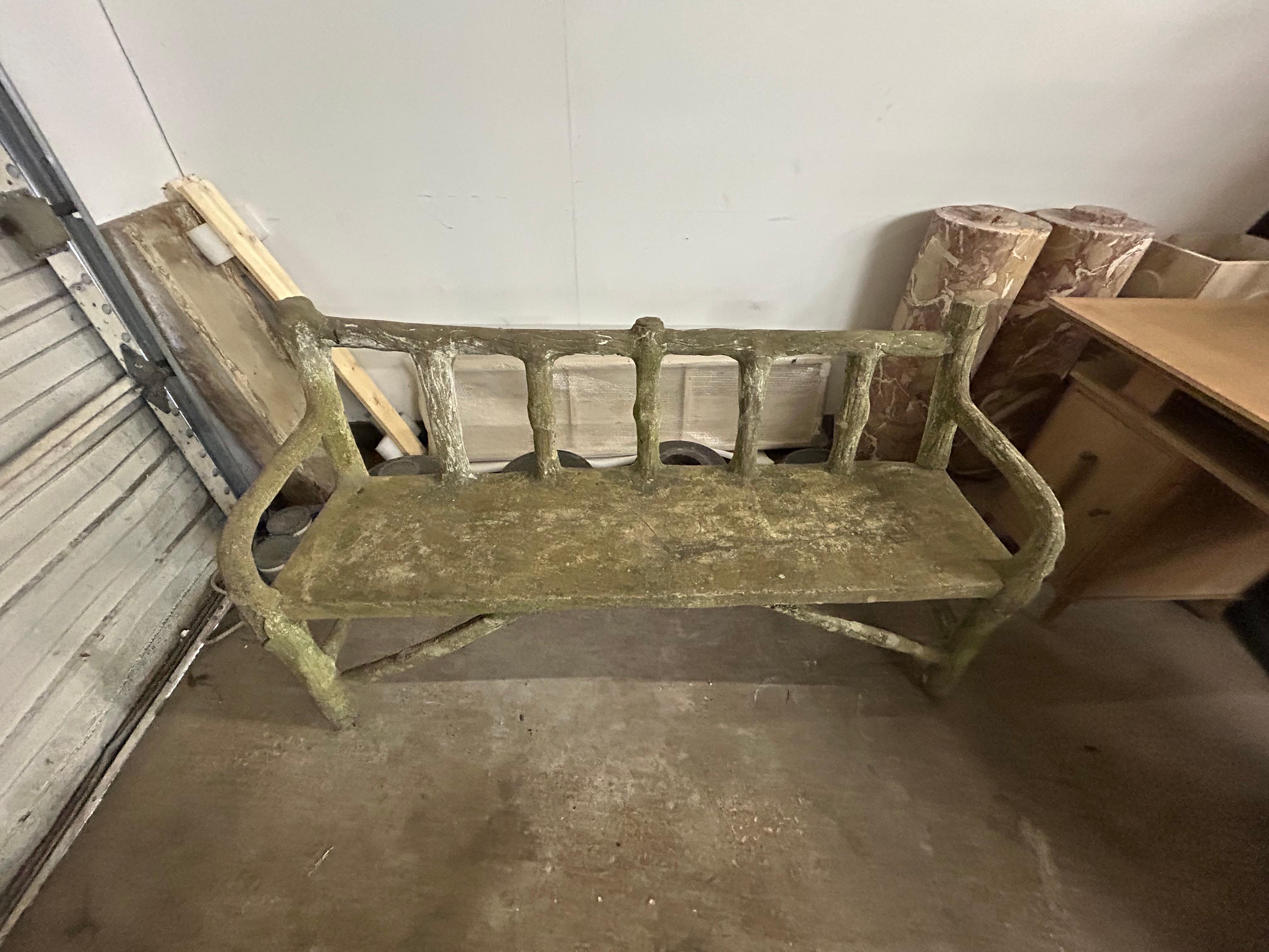 Banc de jardin français en faux bois en vente 2