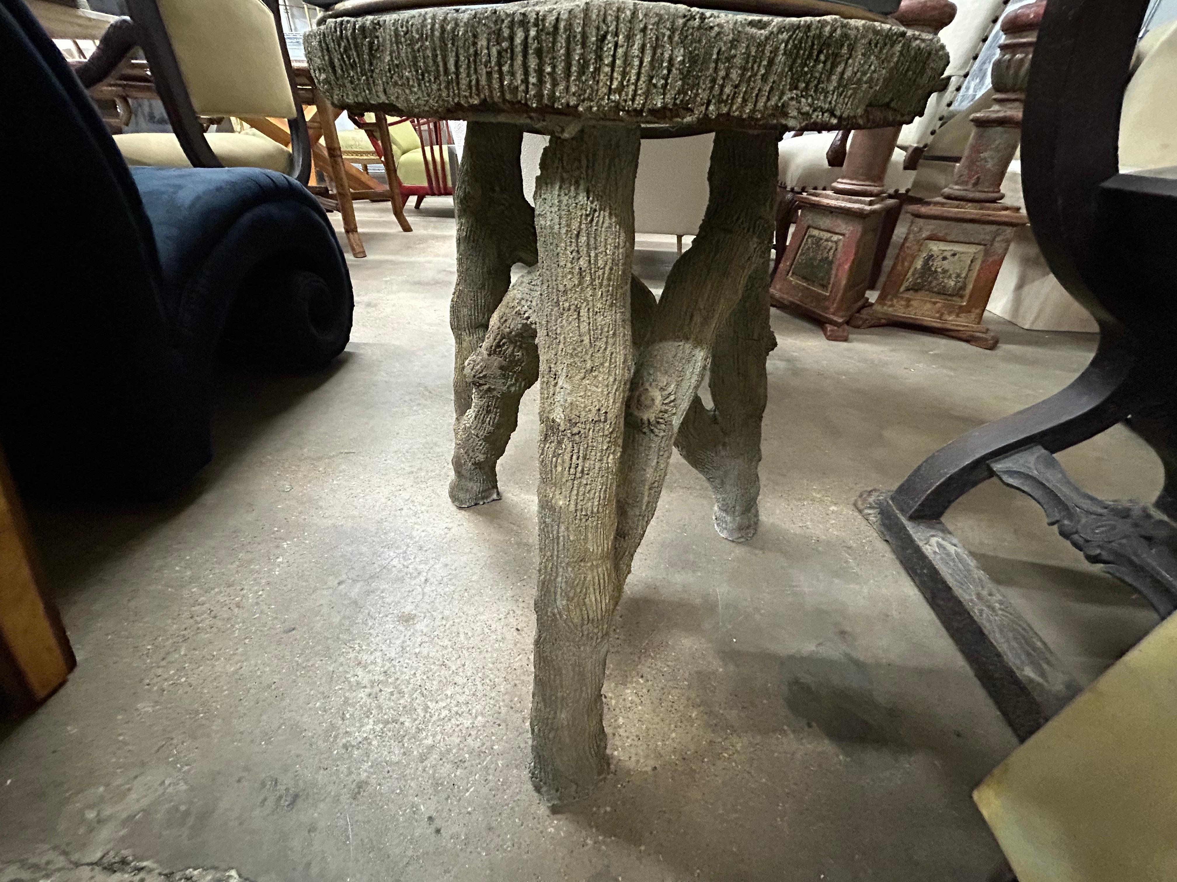 Französischer Gartentisch aus Faux Bois im Angebot 3