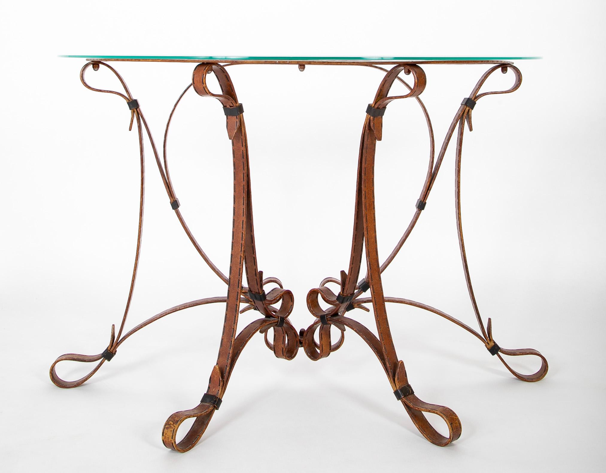Mid-Century Modern Table console en fer forgé et simili-cuir  en vente