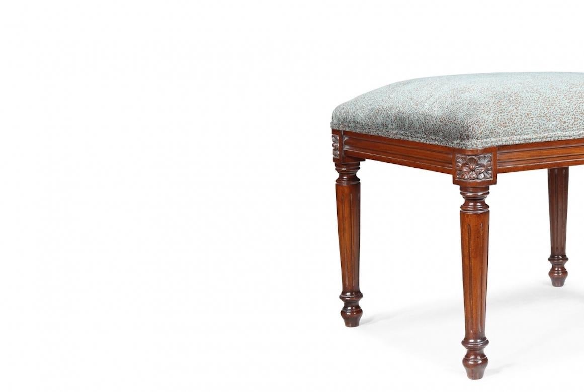 French Fernelmont Louis XVI Ottoman stool, 20th Century For Sale 2