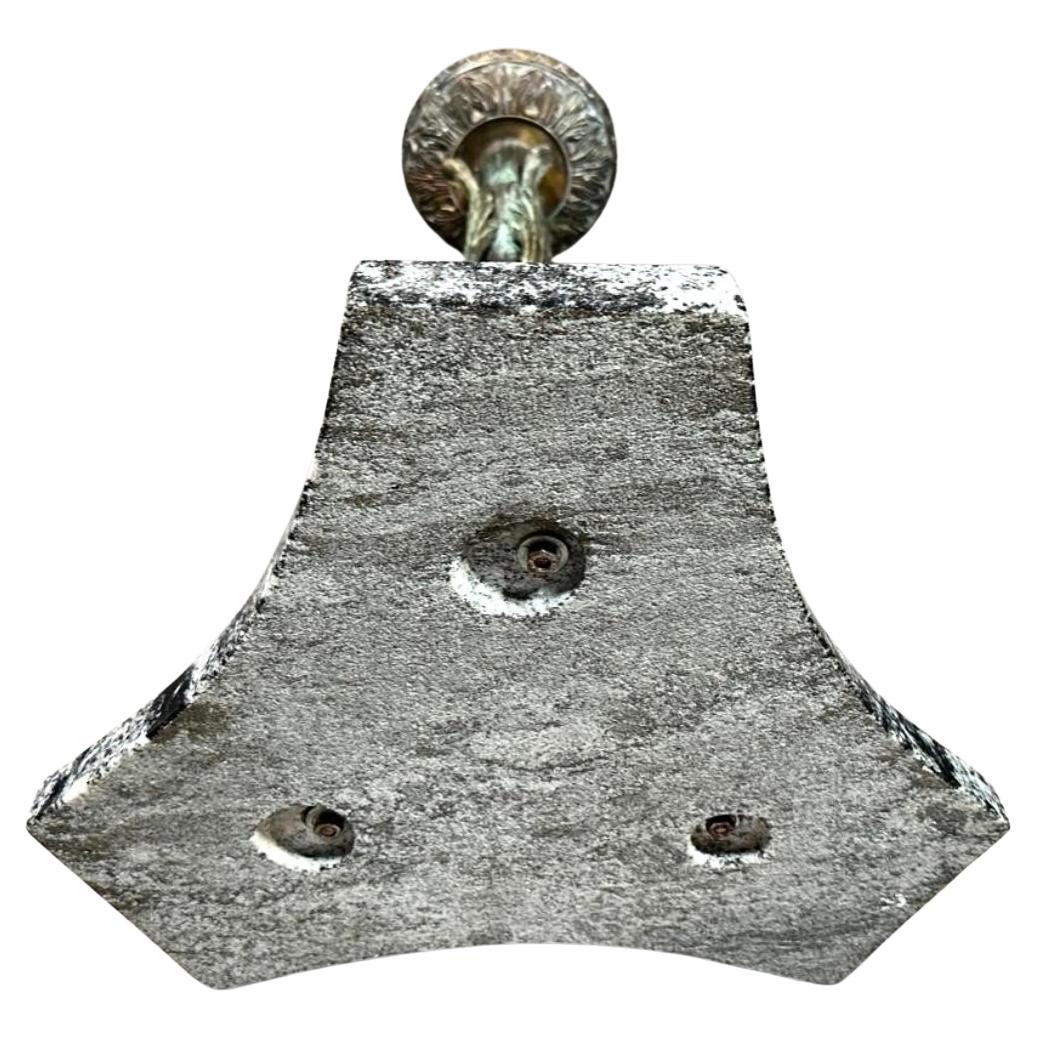 Tavolo Gueridon francese figurato in bronzo e marmo in vendita 3