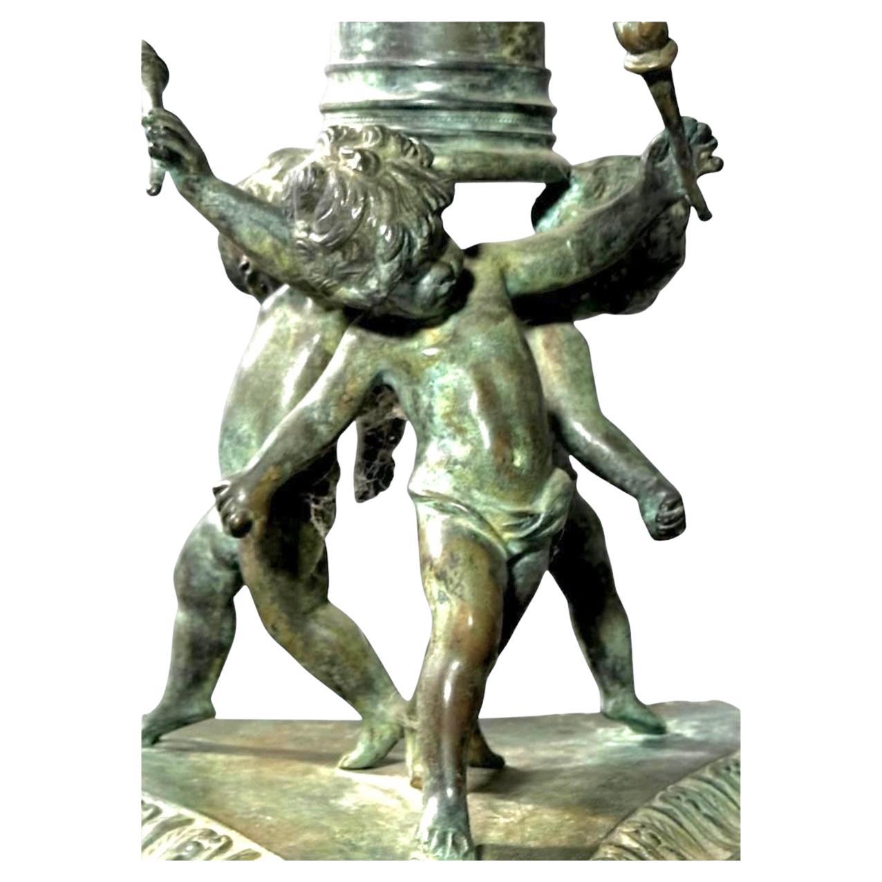 Marmo Tavolo Gueridon francese figurato in bronzo e marmo in vendita