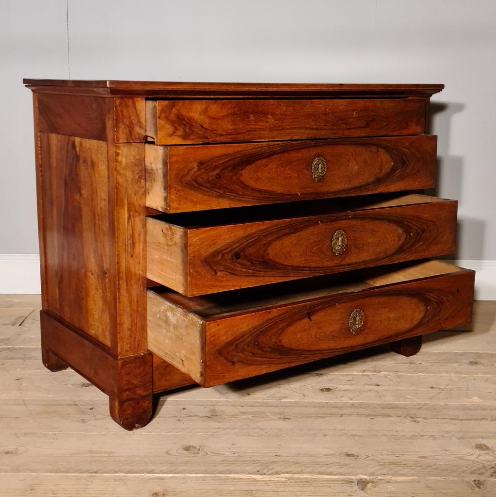 Commode francese in noce figurato In condizioni buone in vendita a Leamington Spa, Warwickshire