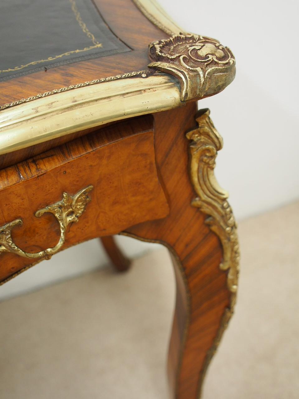 French Figured Walnut Writing Table For Sale 3