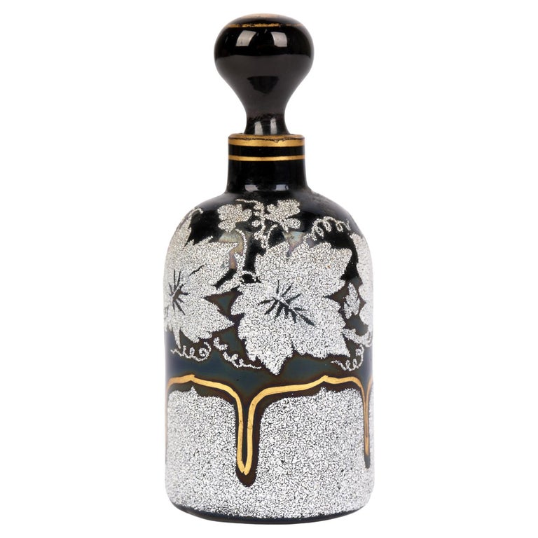 French Fin De Siecle Glass Scent Bottle and Stopper For Sale at 1stDibs
