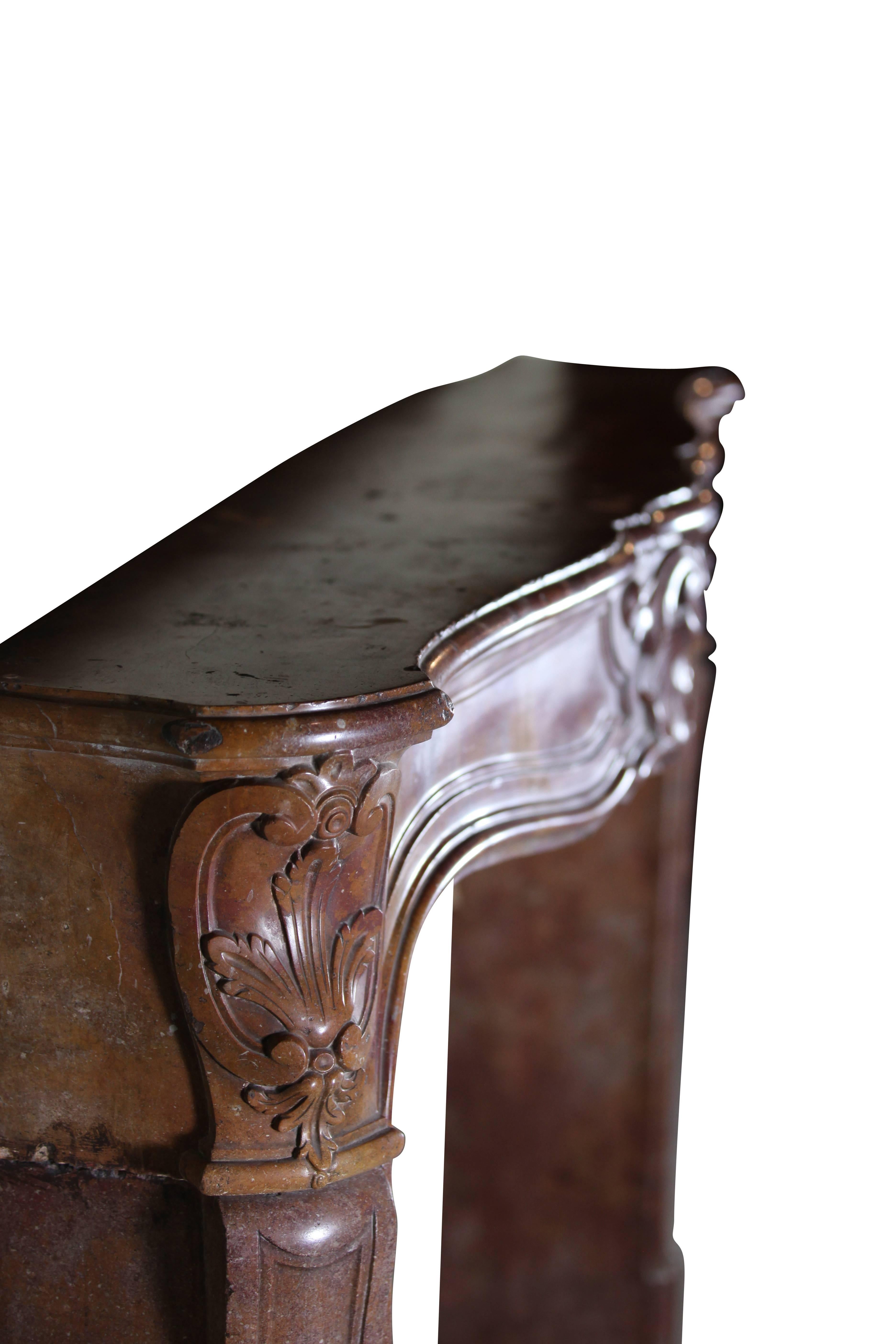 Revestimiento de chimenea antiguo francés de época Luis XV siglo XVIII y antes en venta