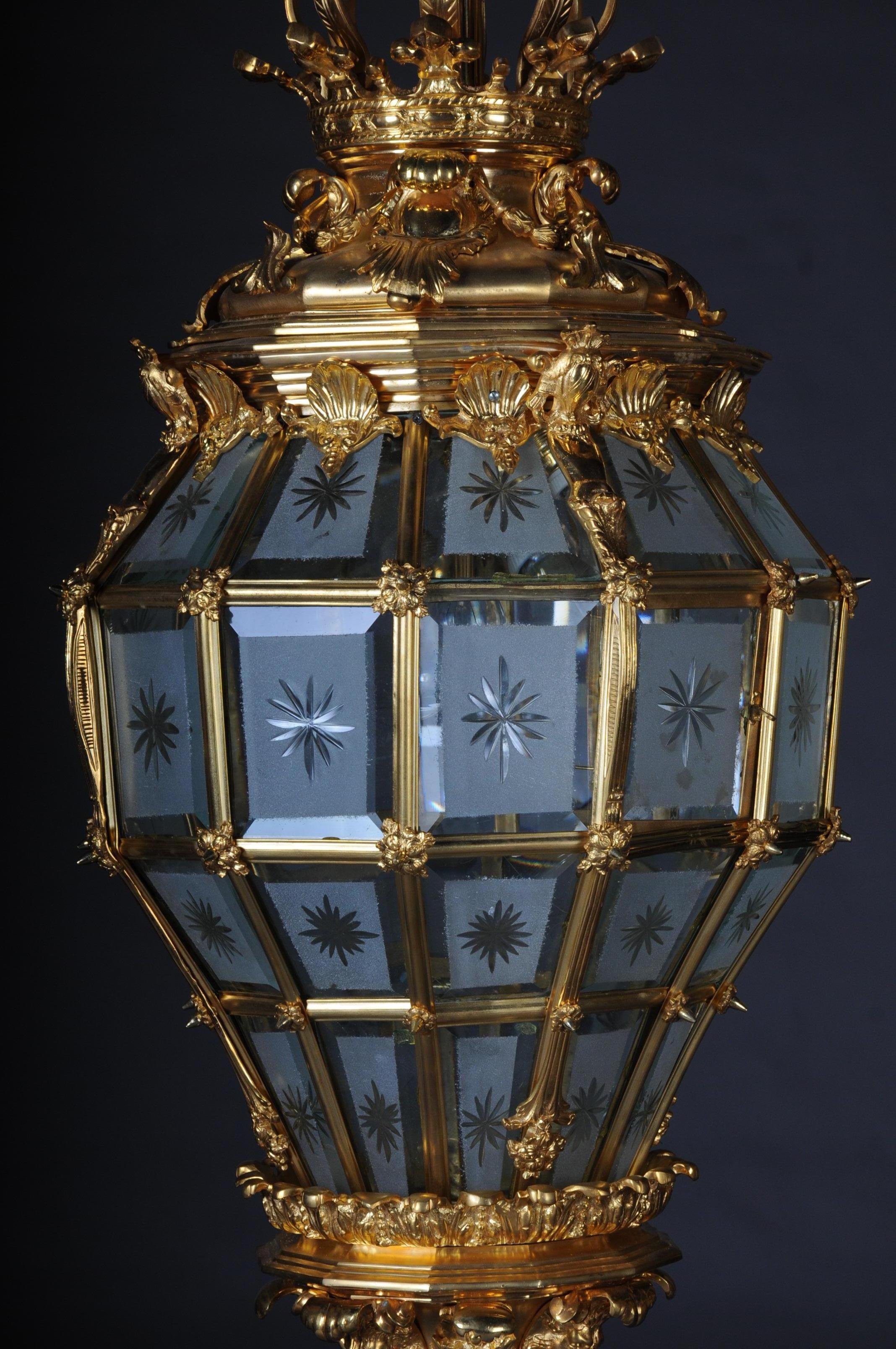 French Fire Gilt Bronze Lantern/Chandelier Versailles Shape In Good Condition For Sale In Berlin, DE