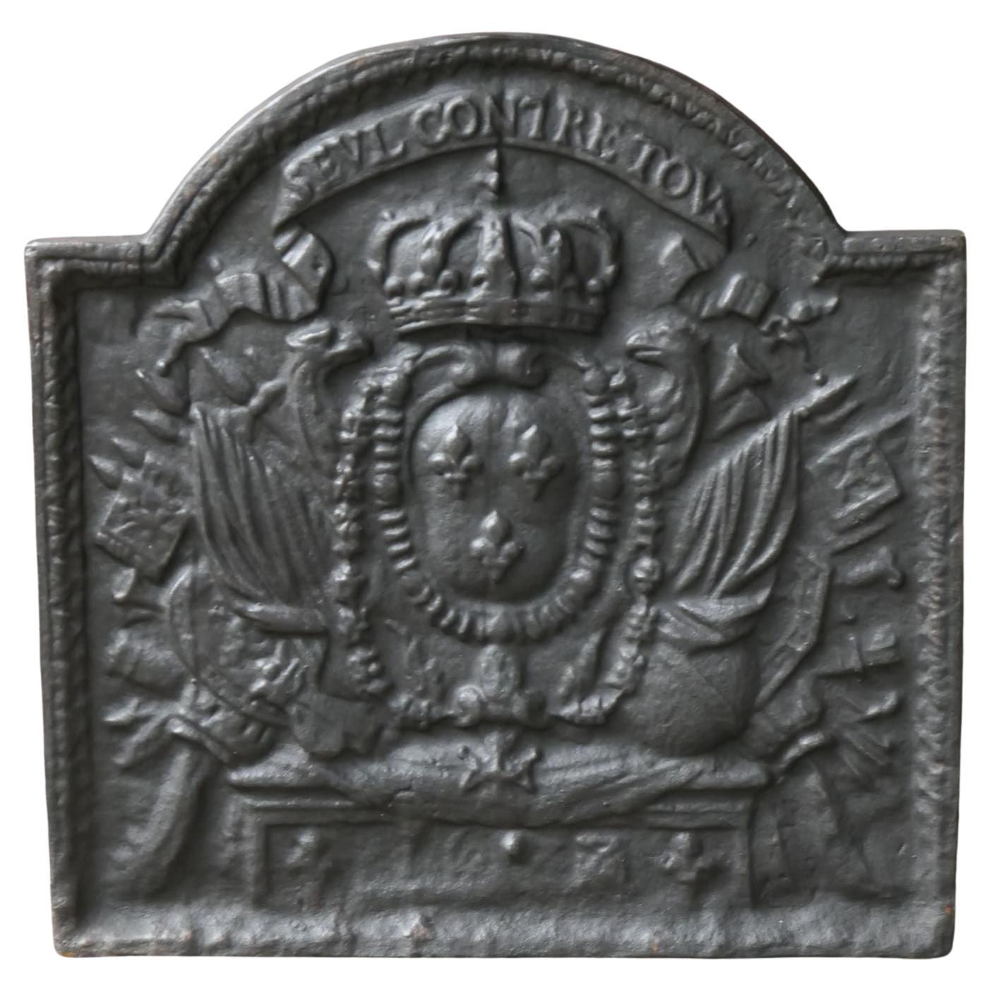 Plaque de cheminée française avec les armoiries de France, style Louis XIV en vente