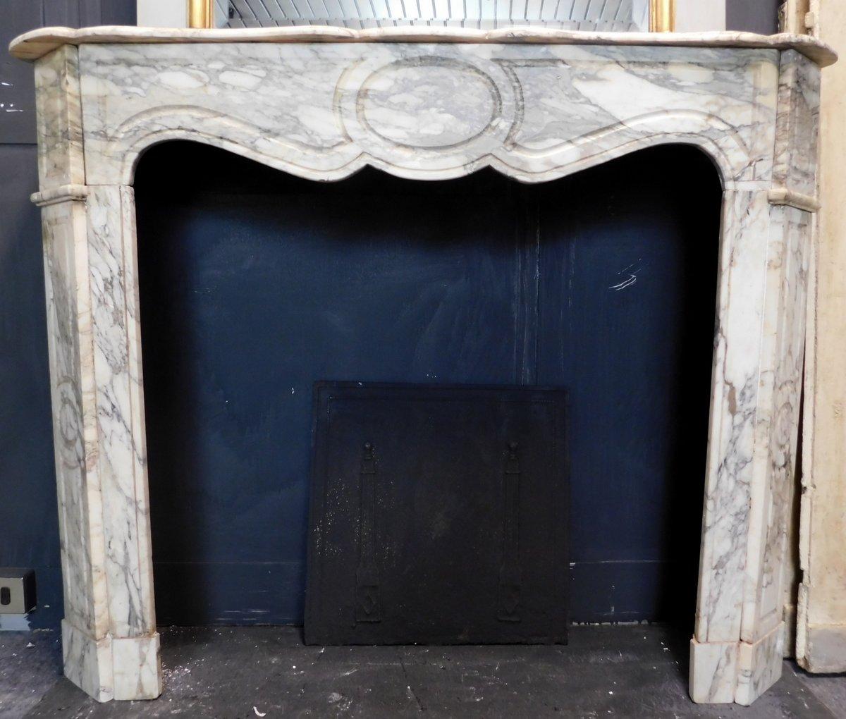 French Fireplace Mantle Pompadour in 