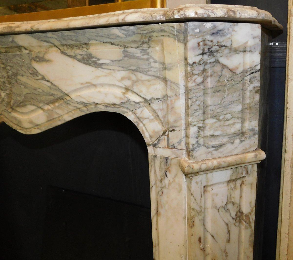 French Fireplace Mantle Pompadour in 