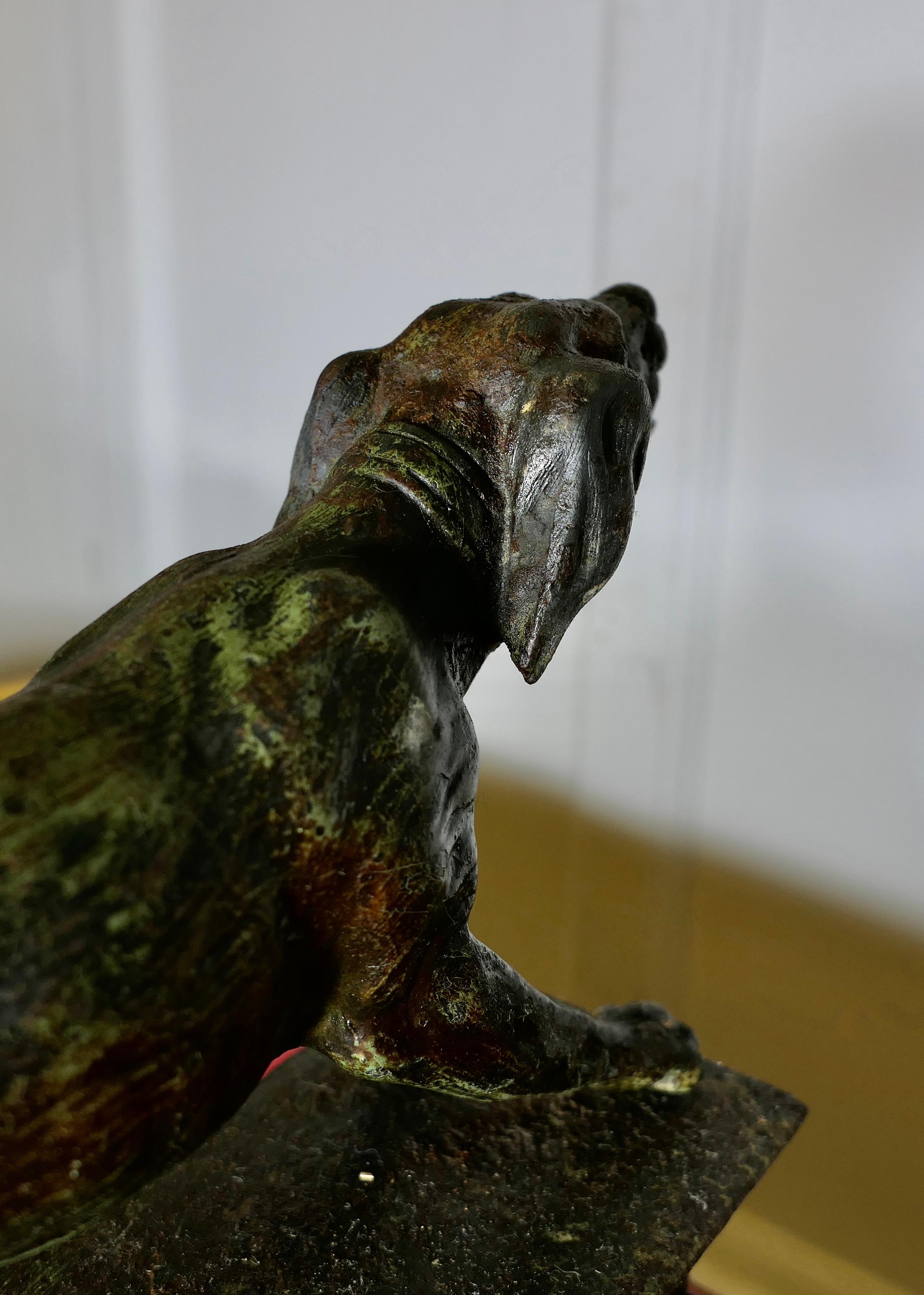 Französischer Jagdhund am Kamin Statue  Ein hübsches Stück aus patiniertem Eisen im Angebot 1
