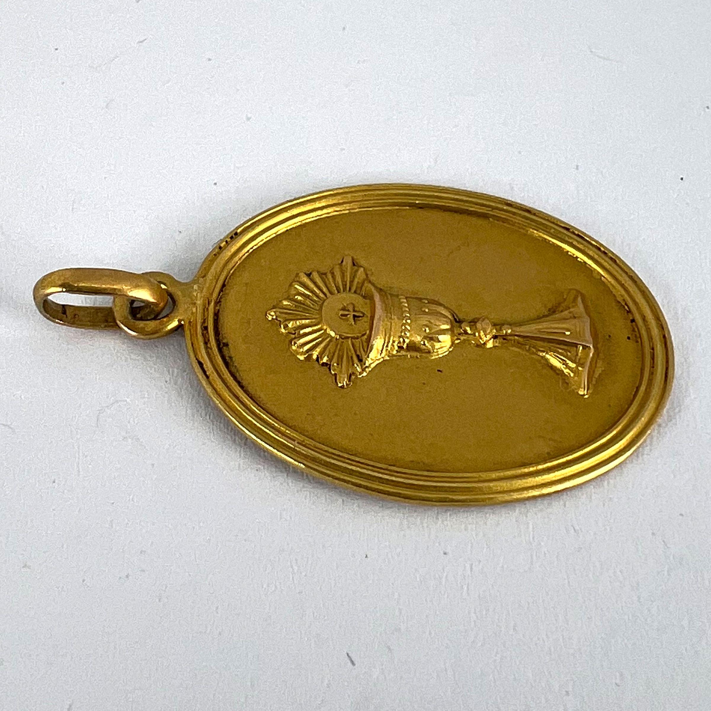 French First Communion 18K Yellow Gold Medal Pendant For Sale 10