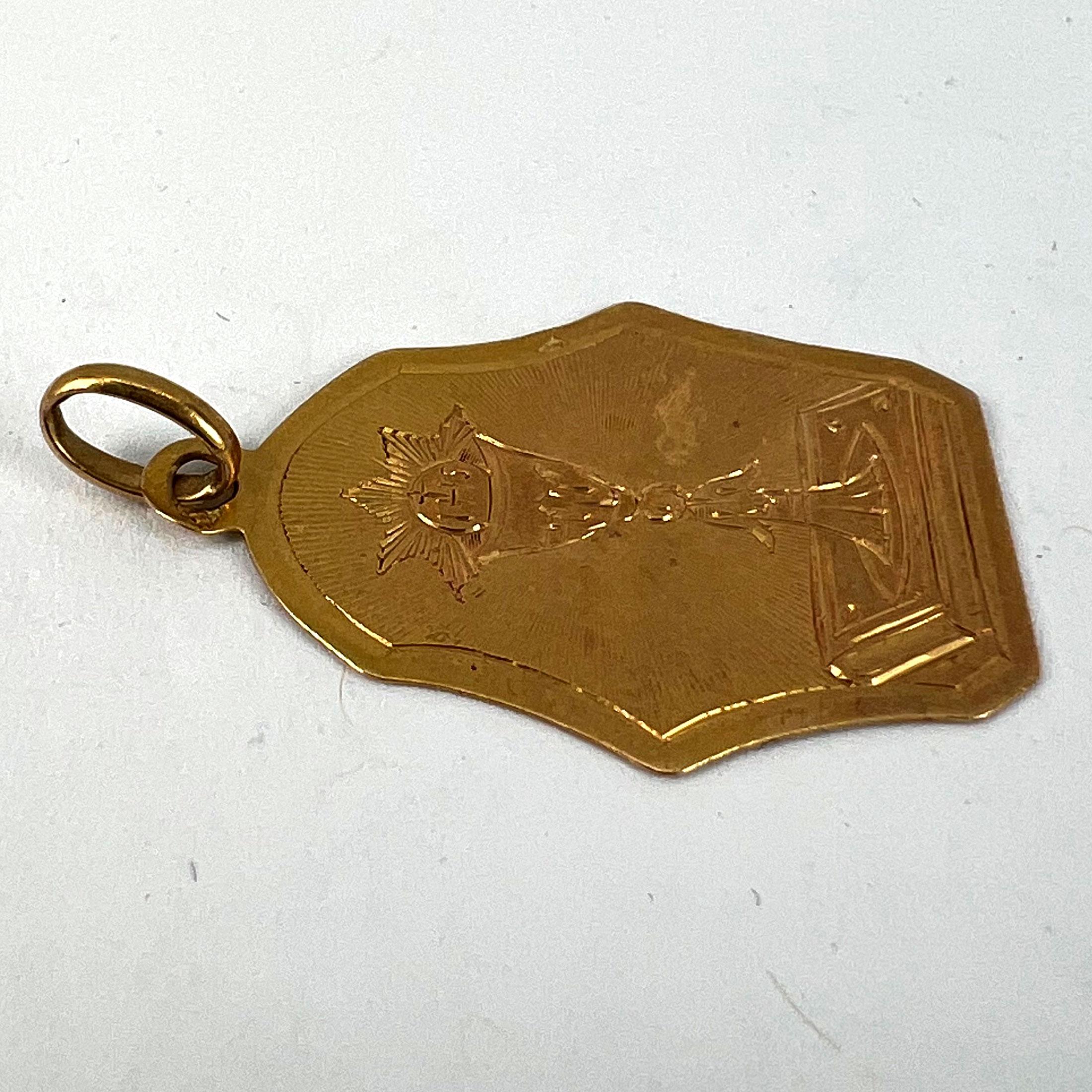 French First Communion 18K Yellow Gold Medal Pendant For Sale 10