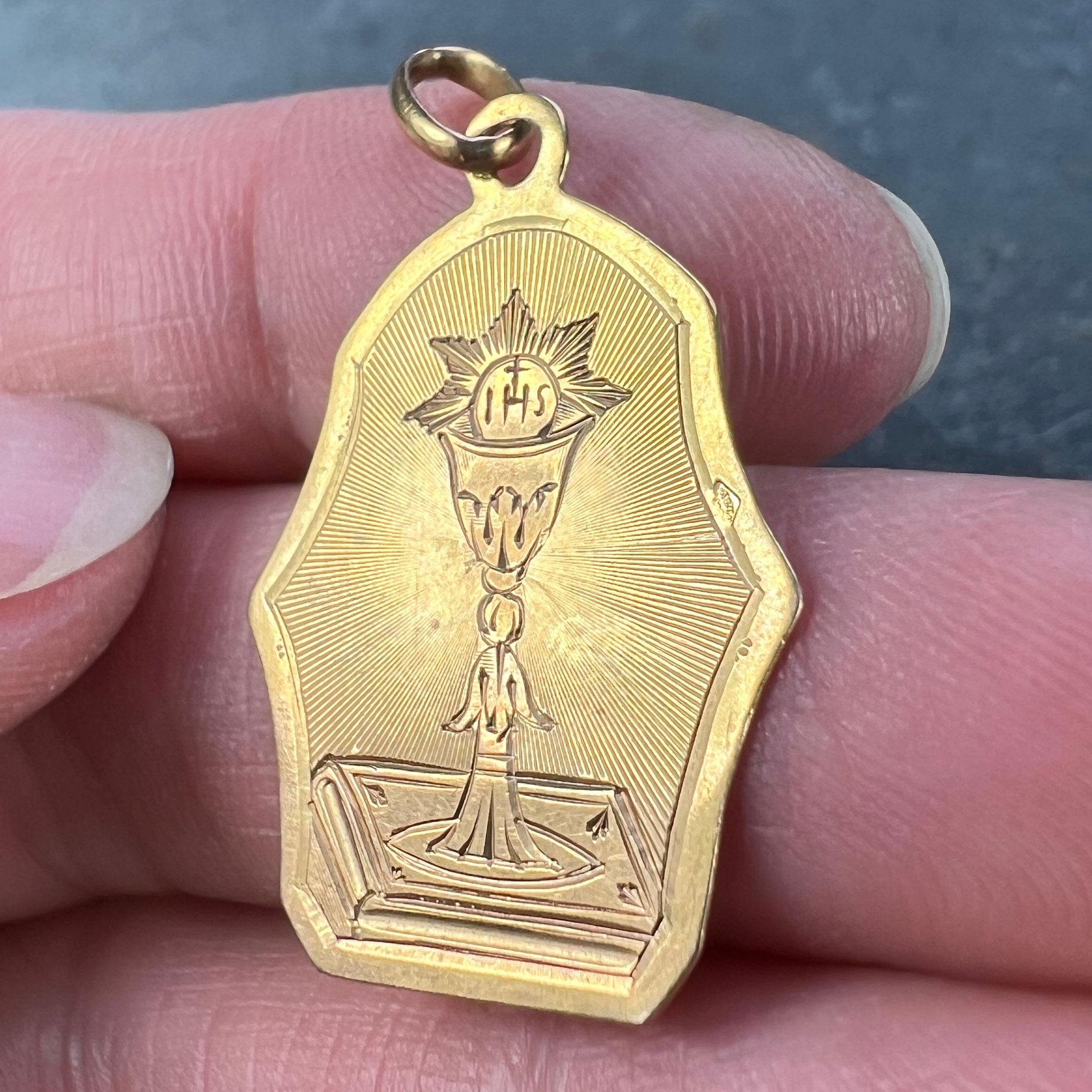 French First Communion 18K Yellow Gold Medal Pendant For Sale 2