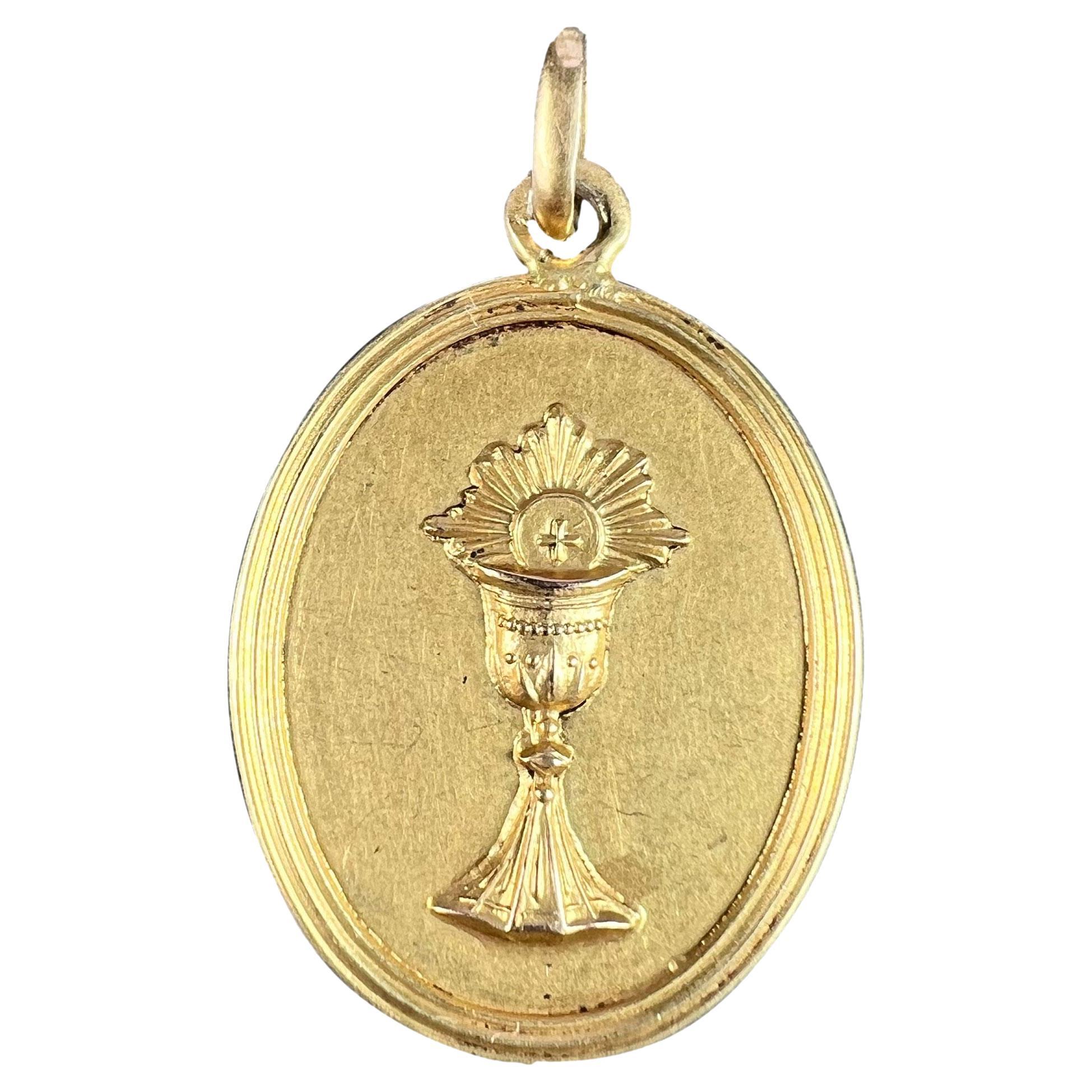 French First Communion 18K Yellow Gold Medal Pendant For Sale