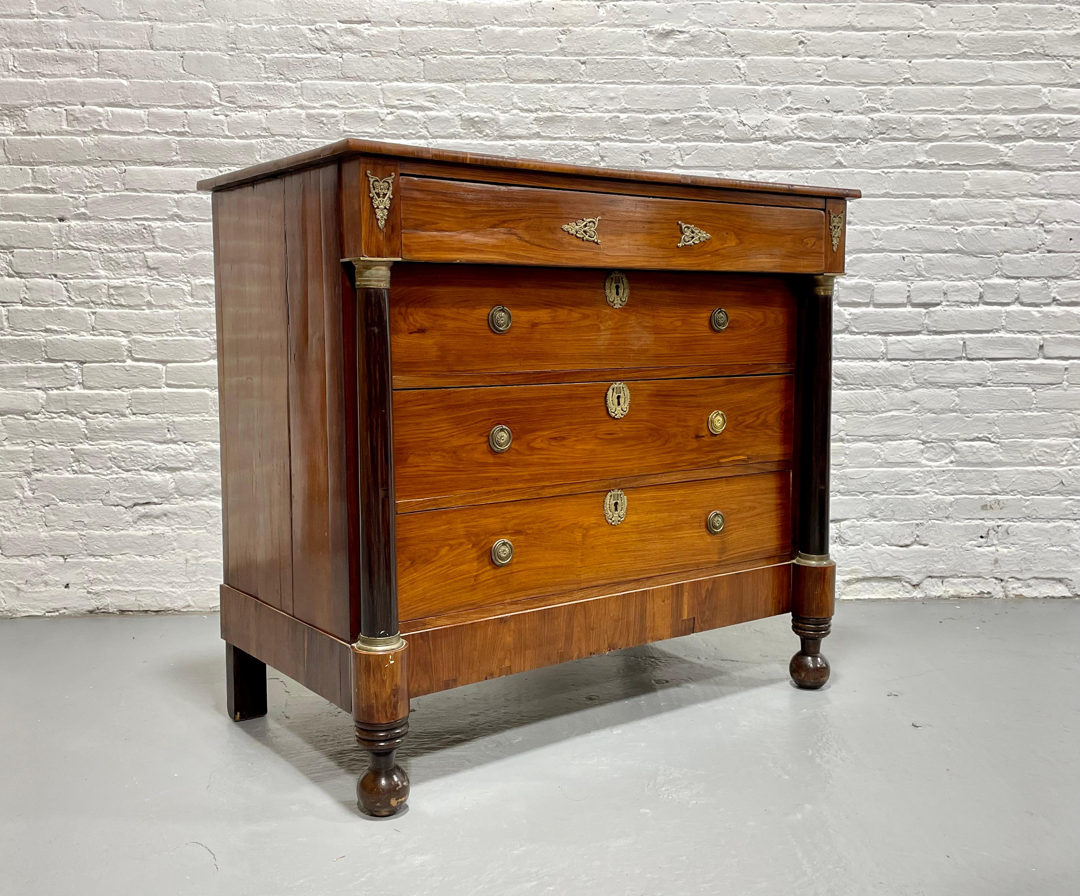 French First Empire Period Chest of Drawers / Commode / Dresser, c. 1810 In Good Condition For Sale In Weehawken, NJ