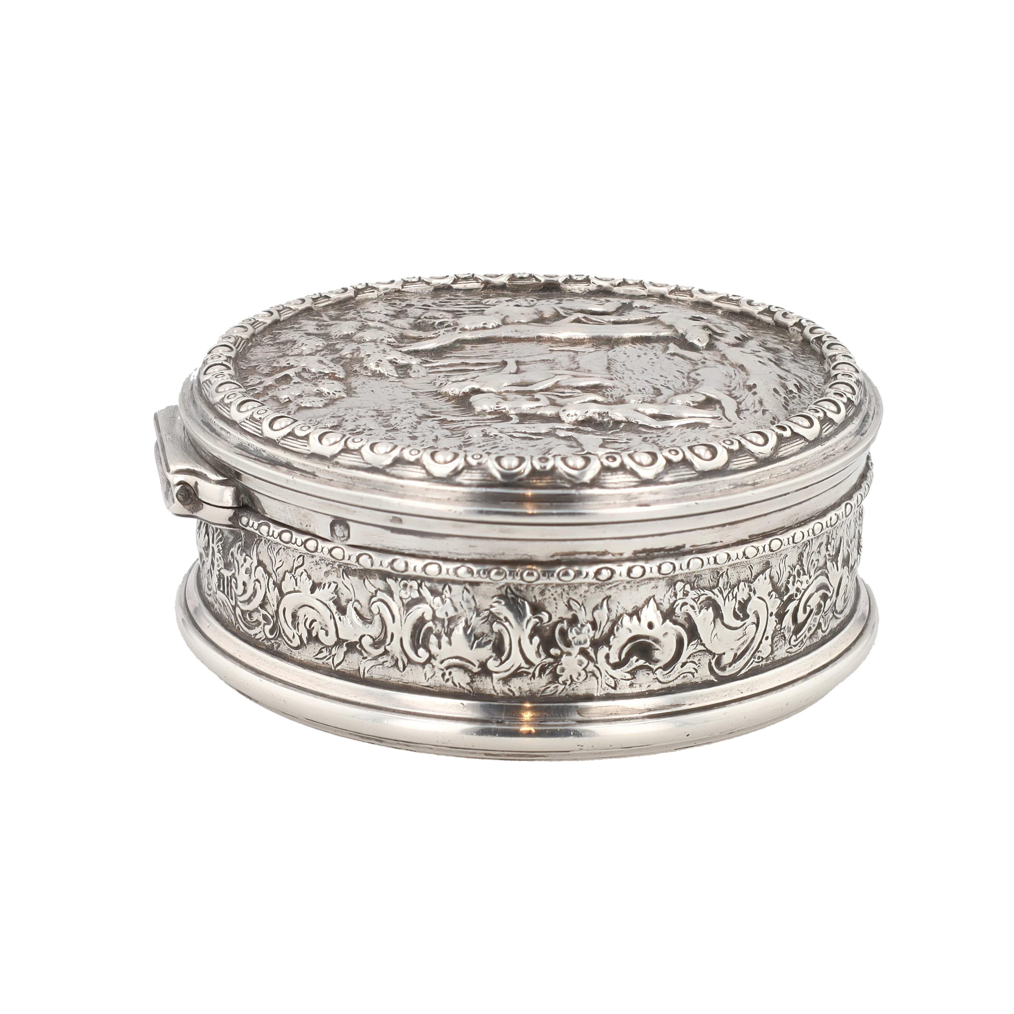 Französisch Erste Standard Silber Trinket Box. Diese Dose ist mit den französischen Silberpunzen des ersten Standards, dem Minerva-Kopf, gepunzt, was bedeutet, dass das Objekt zu 95% aus Silber besteht und in Frankreich nach dem Jahr 1838