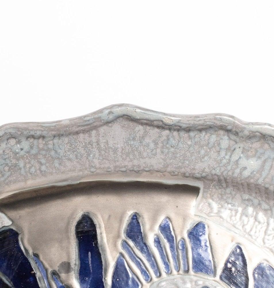 Ceramic 
H5 x W48 x D31 cm