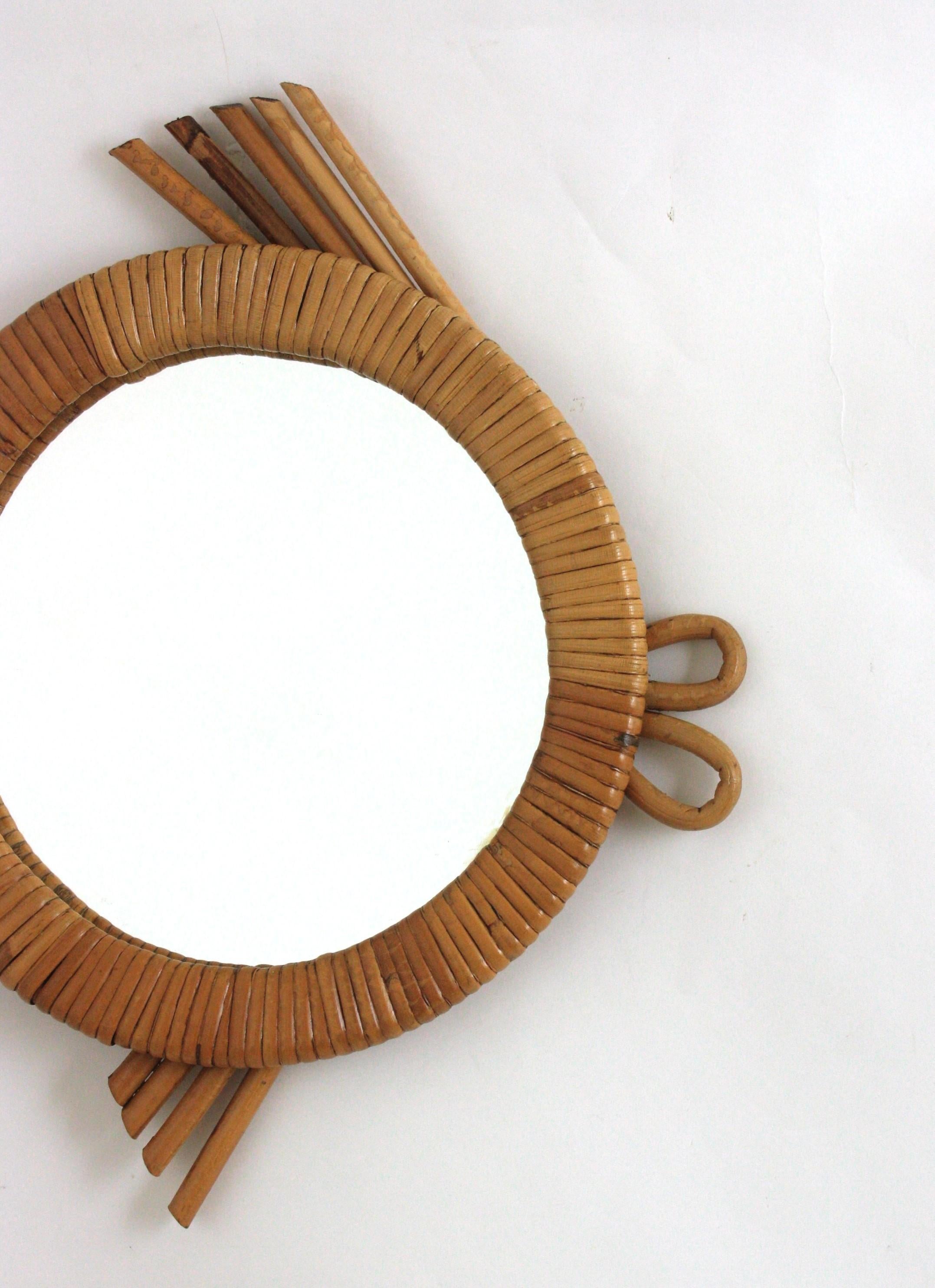 French Fish Shaped Wall Mirror in Rattan, 1950 In Good Condition For Sale In Barcelona, ES