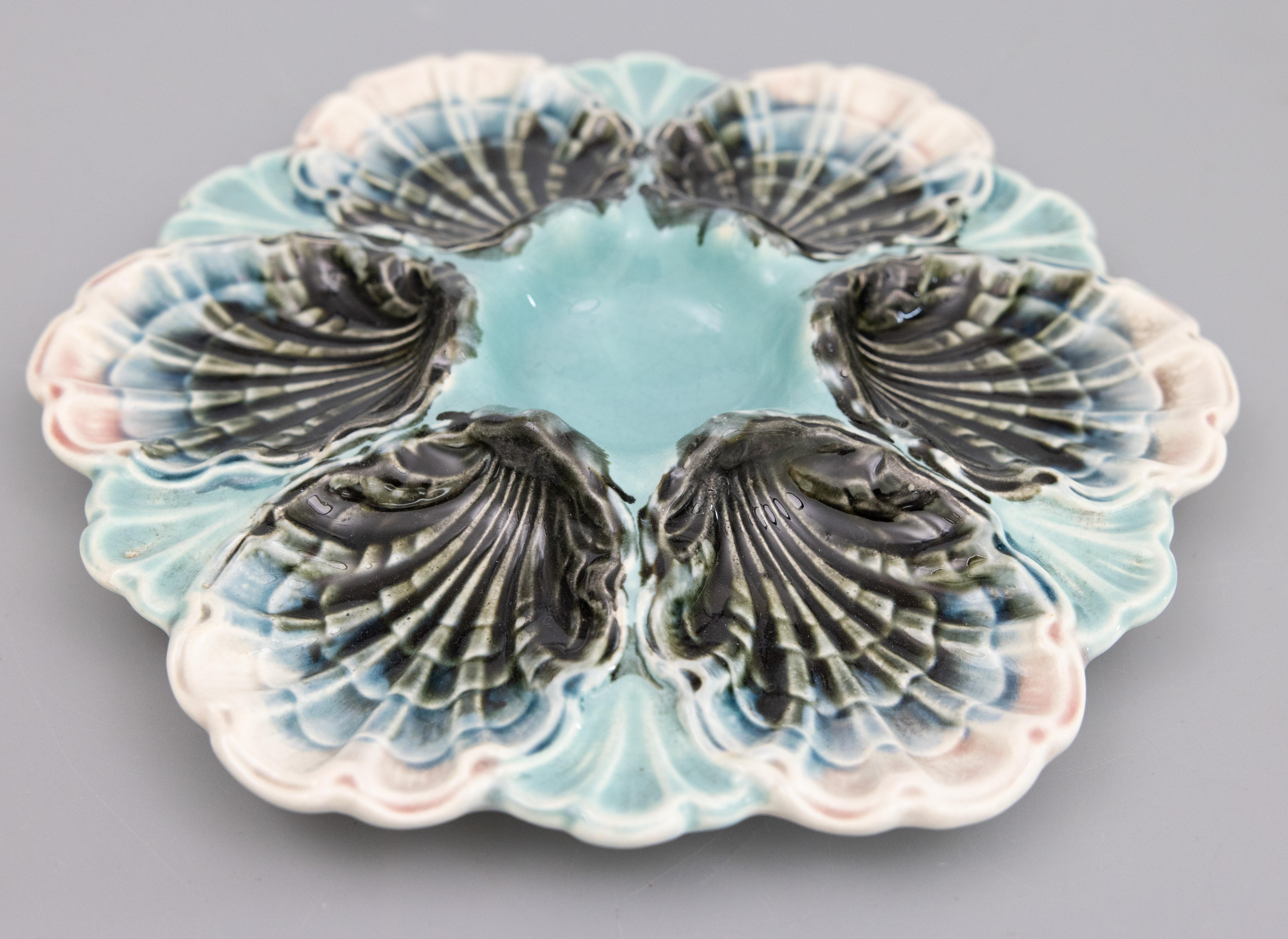 French Fives-Lille Majolica Turquoise Oyster Plate, circa 1890 In Good Condition For Sale In Pearland, TX