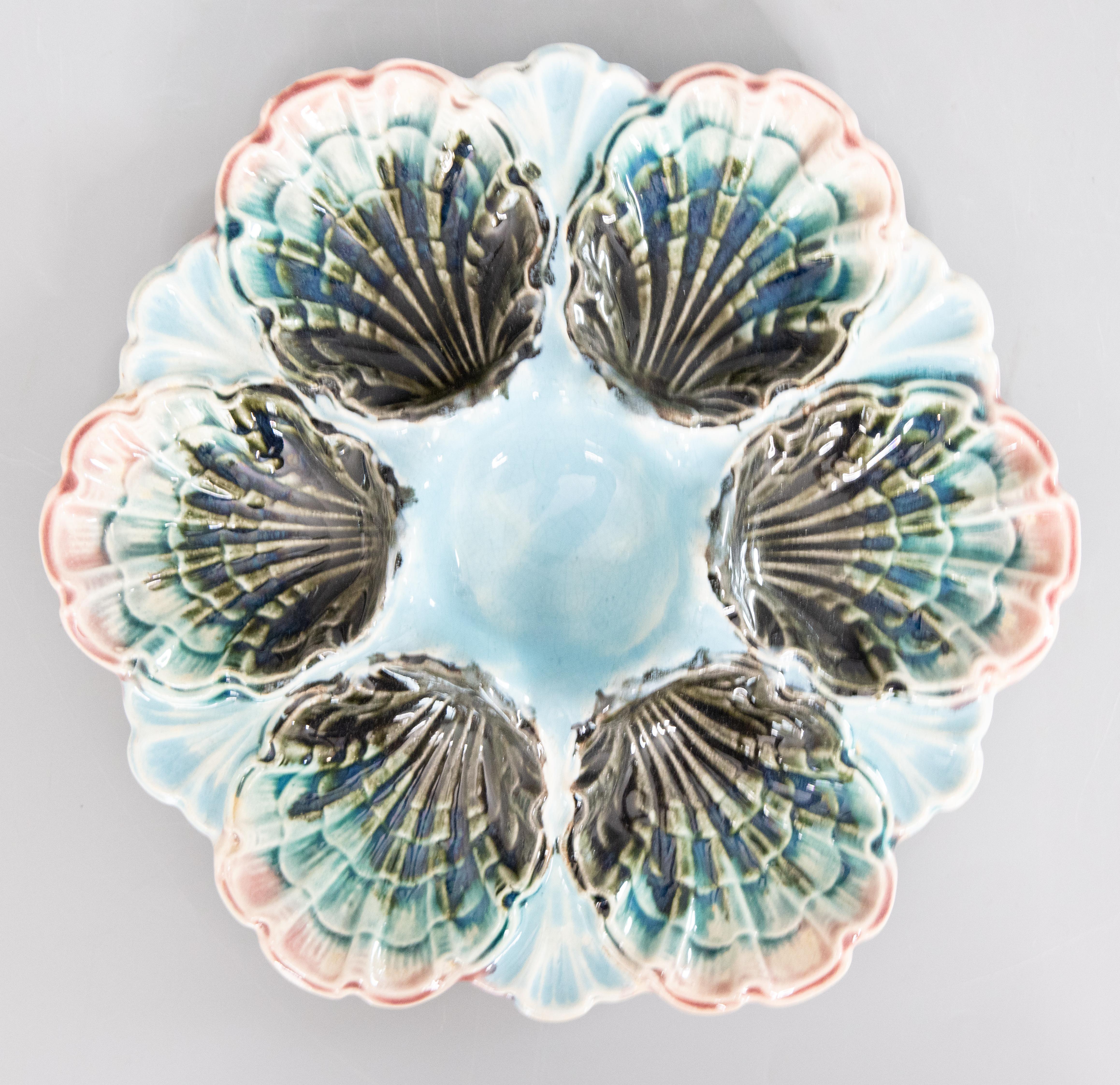 French Fives Lille Majolica Turquoise Oyster Plate, circa 1890 1