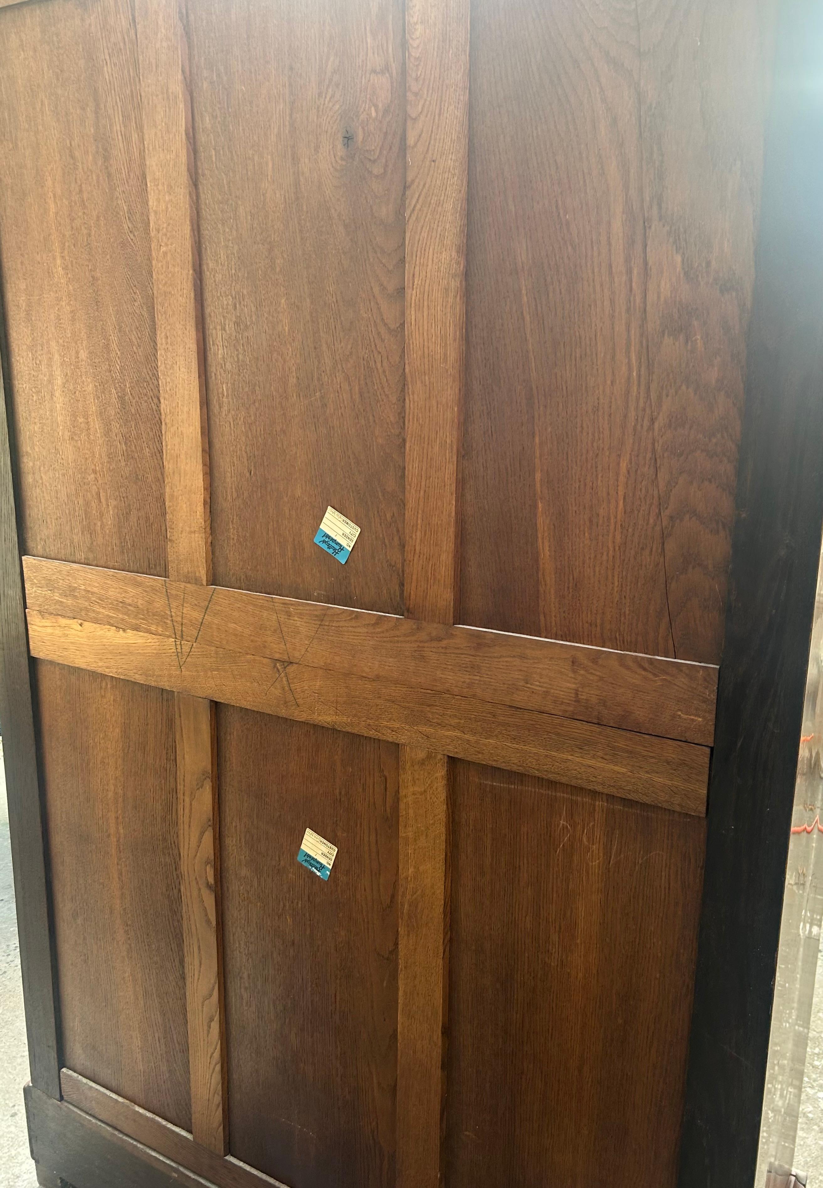 Französisch Flamme geschnitzt Mahagoni Louis Philippe Armoire im Angebot 6