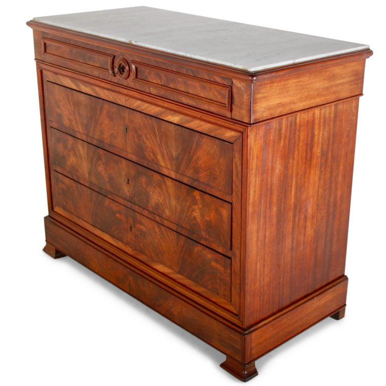 French Flame Mahogany Commode In Good Condition In Vancouver, British Columbia