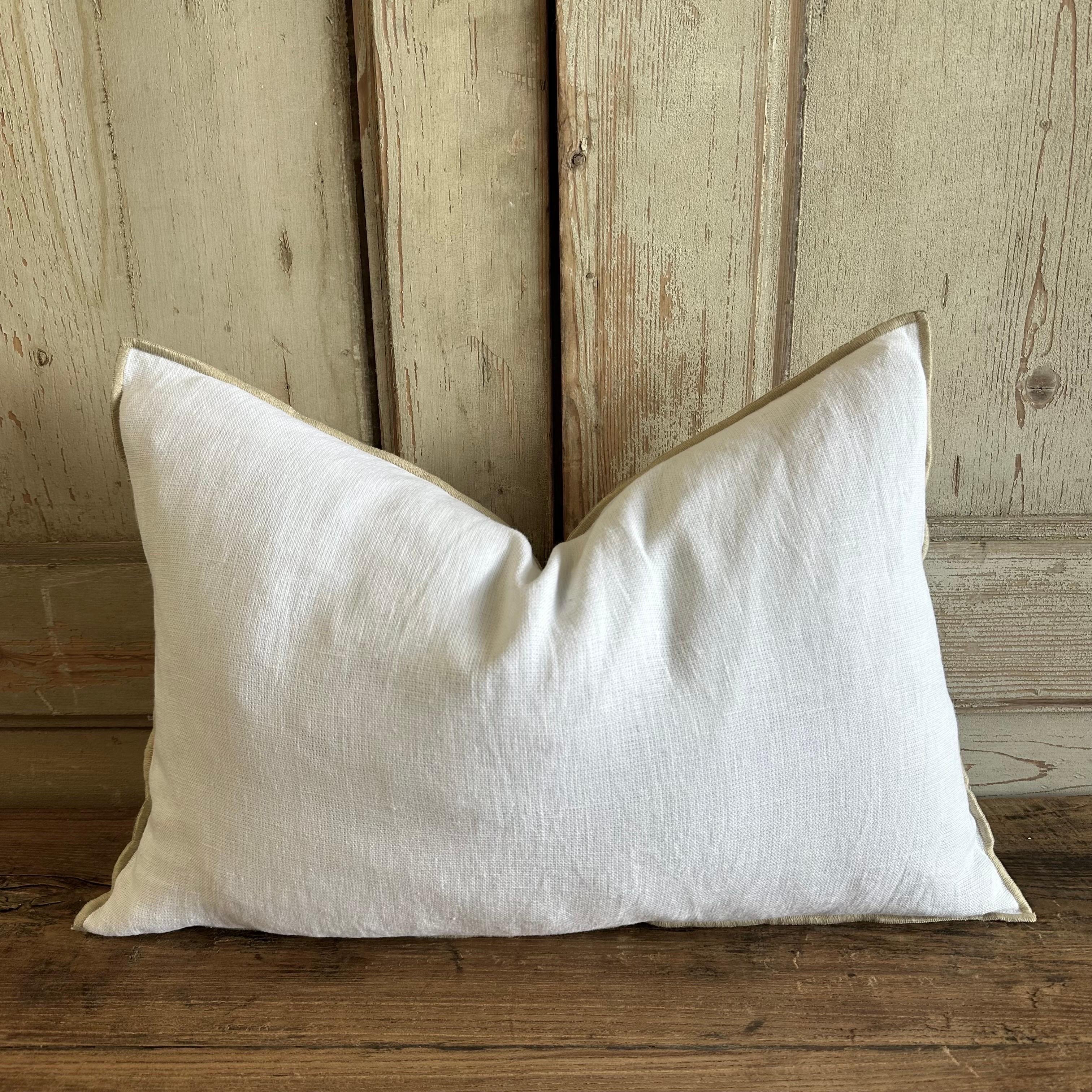 A Beautiful 100% linen pillow with decorative stitched edge. Zipper closure, 90/10 down feather pillow is included.
Size: 16x24
Color: White with a natural stitched edge
Composition
100% linen, natural finish, european flax label
Made in France.