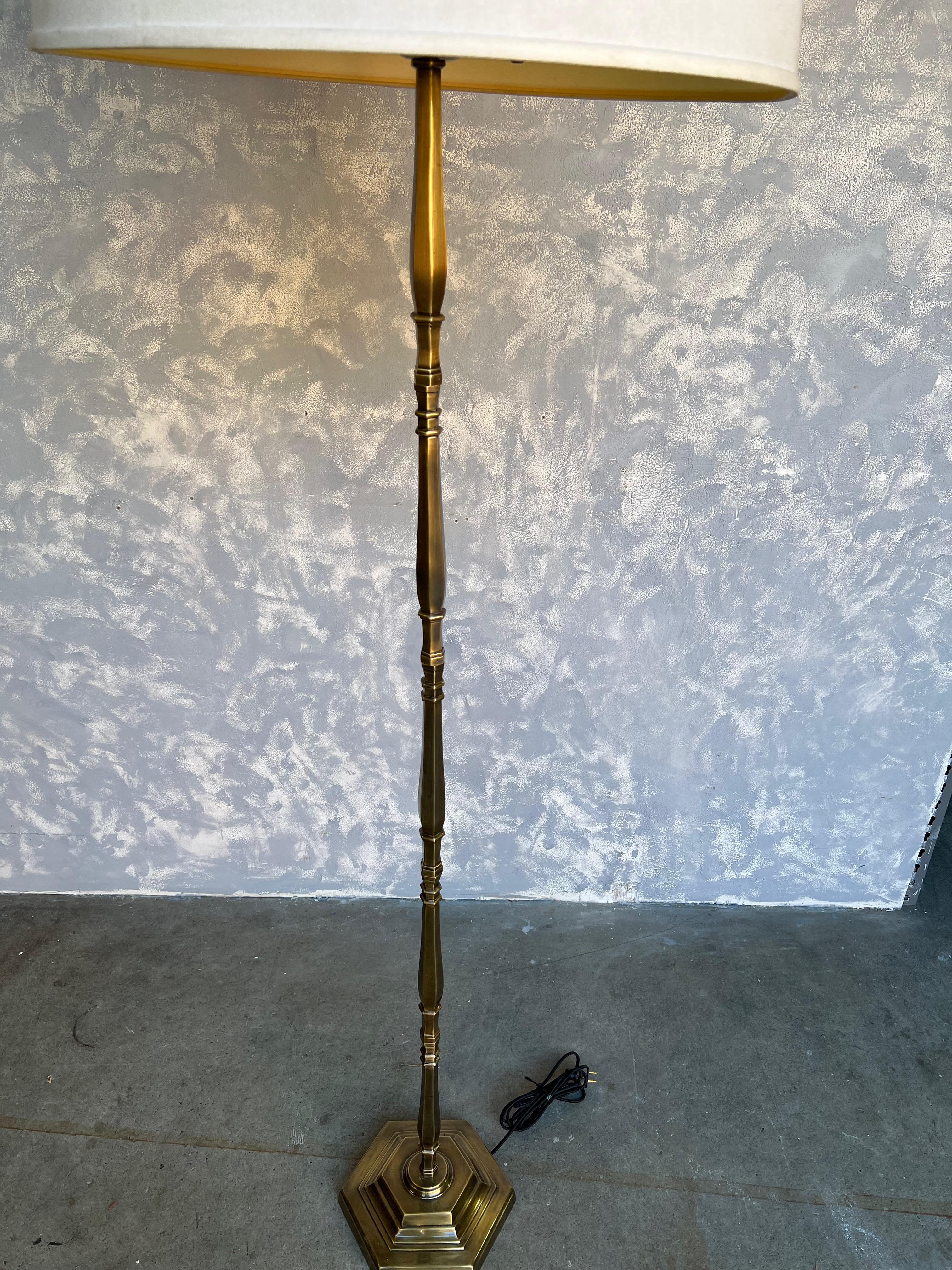 French Floor Lamp with Hexagonal Base For Sale 3