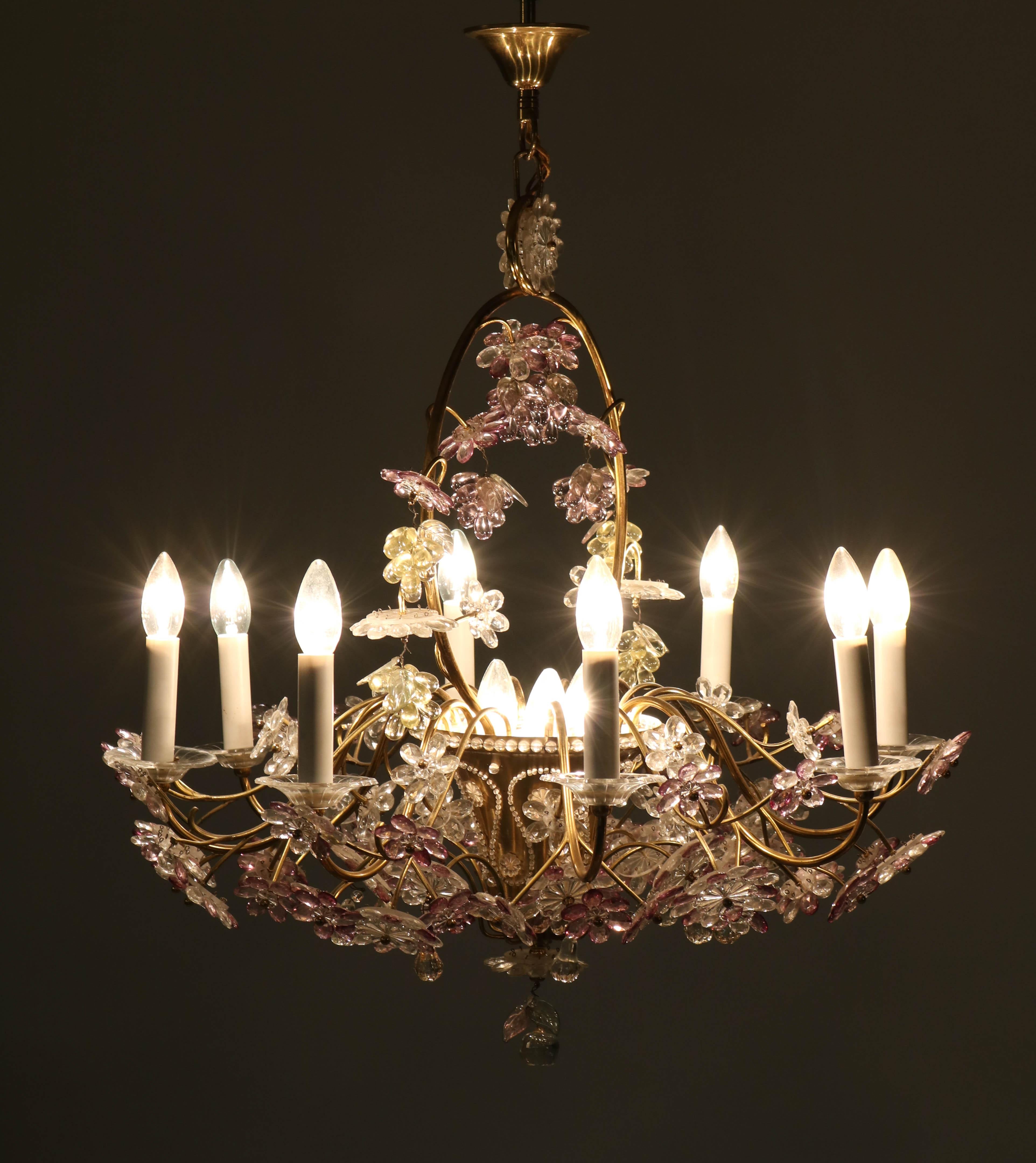 Mid-Century Modern French Floral Amethyst Crystal Chandelier in the style of Maison Baguès, 1950s