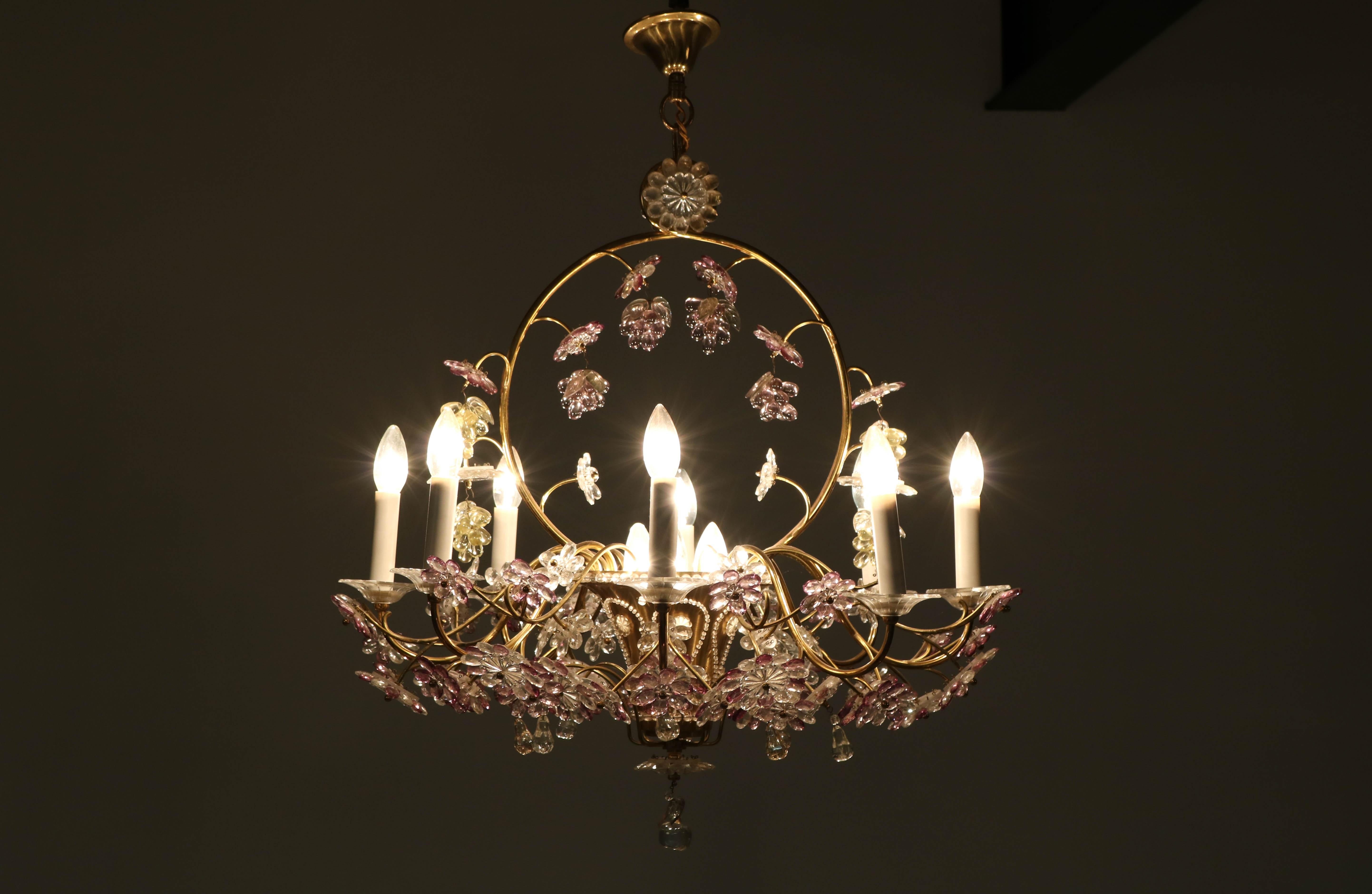 French Floral Amethyst Crystal Chandelier in the style of Maison Baguès, 1950s In Good Condition In Amsterdam, NL